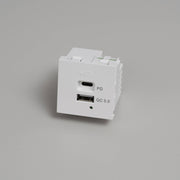 Buster + Punch | Stopcontact USB-module A+C Quickcharge (45 mm) | Wit