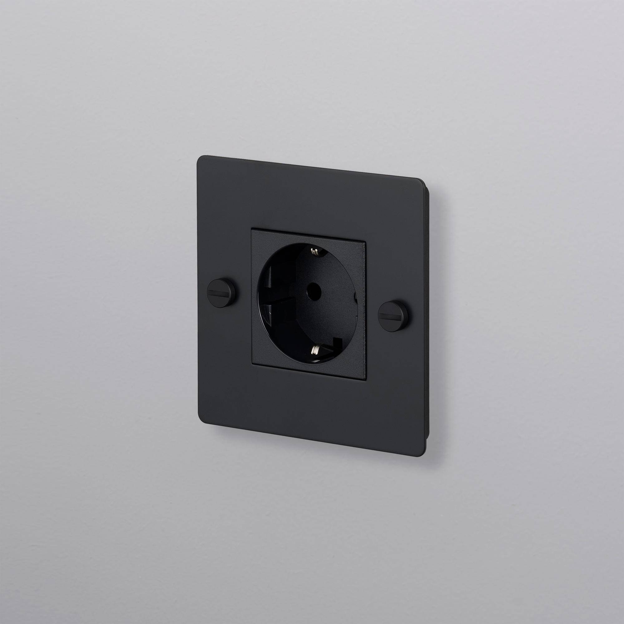 Buster + Punch | Stopcontact 1-voudig Schuko (kruis, zonder logo) | Zwart