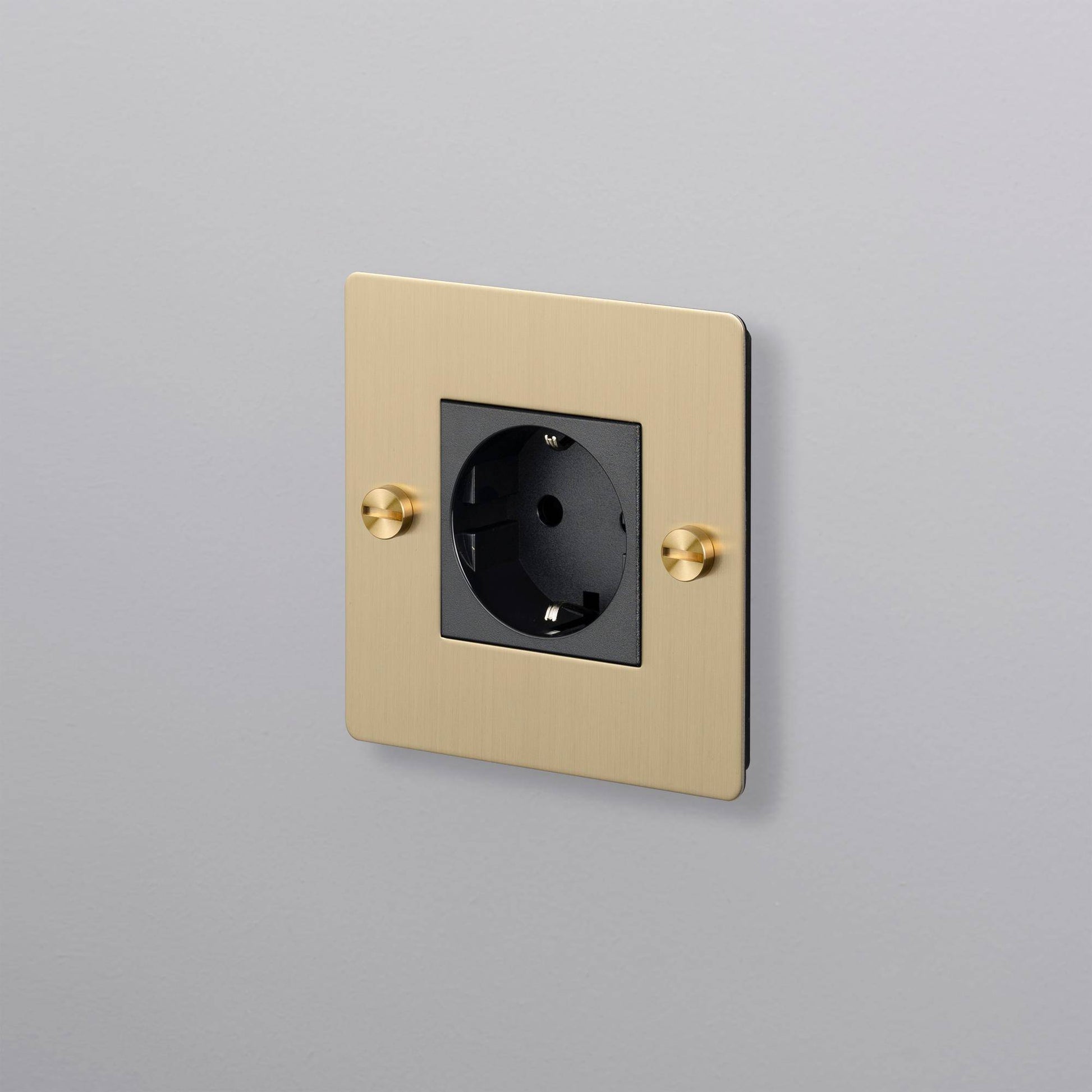 Buster + Punch | Stopcontact 1-voudig Schuko (kruis, zonder logo) | Goud