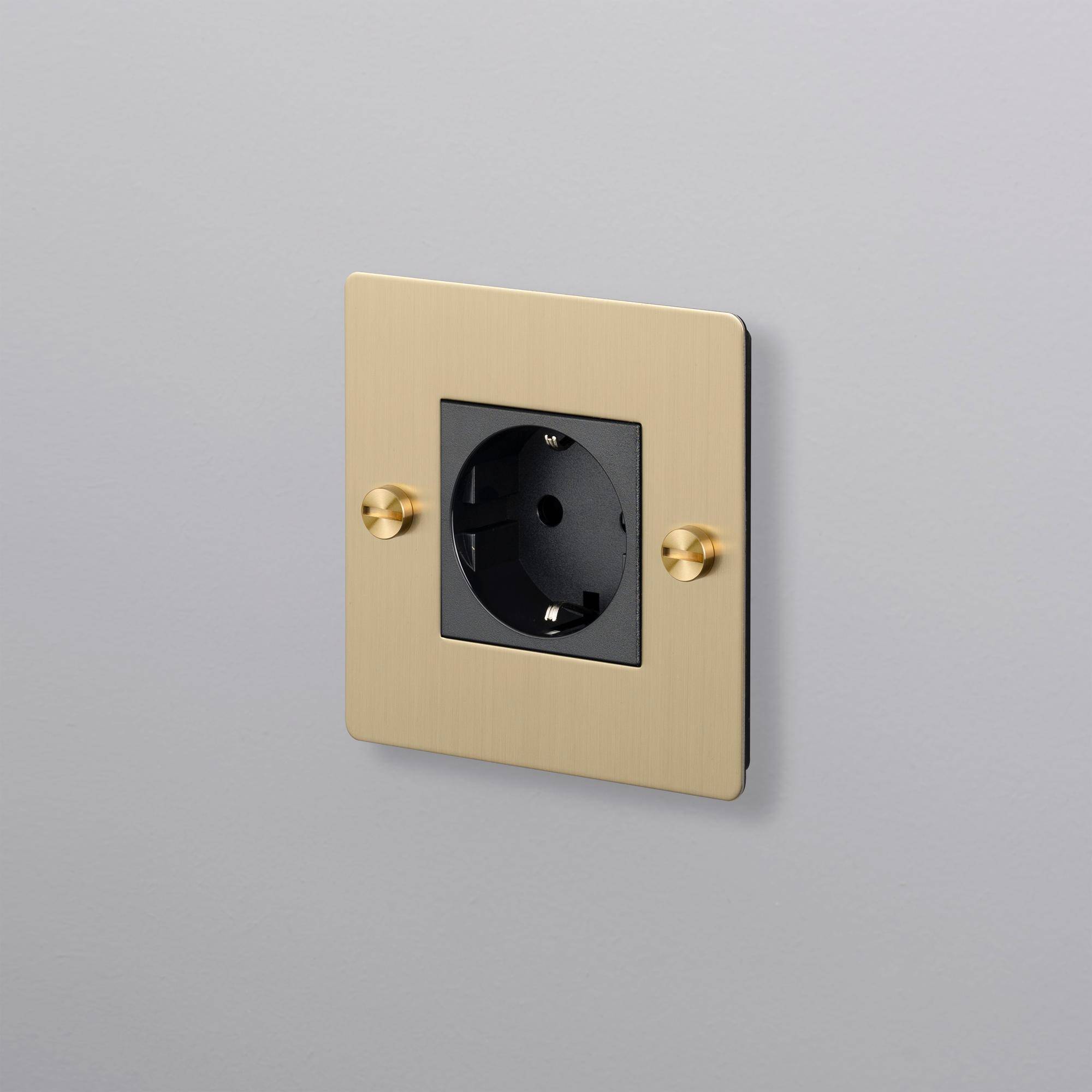 Buster + Punch | Stopcontact 1-voudig Schuko (kruis, zonder logo) | Goud