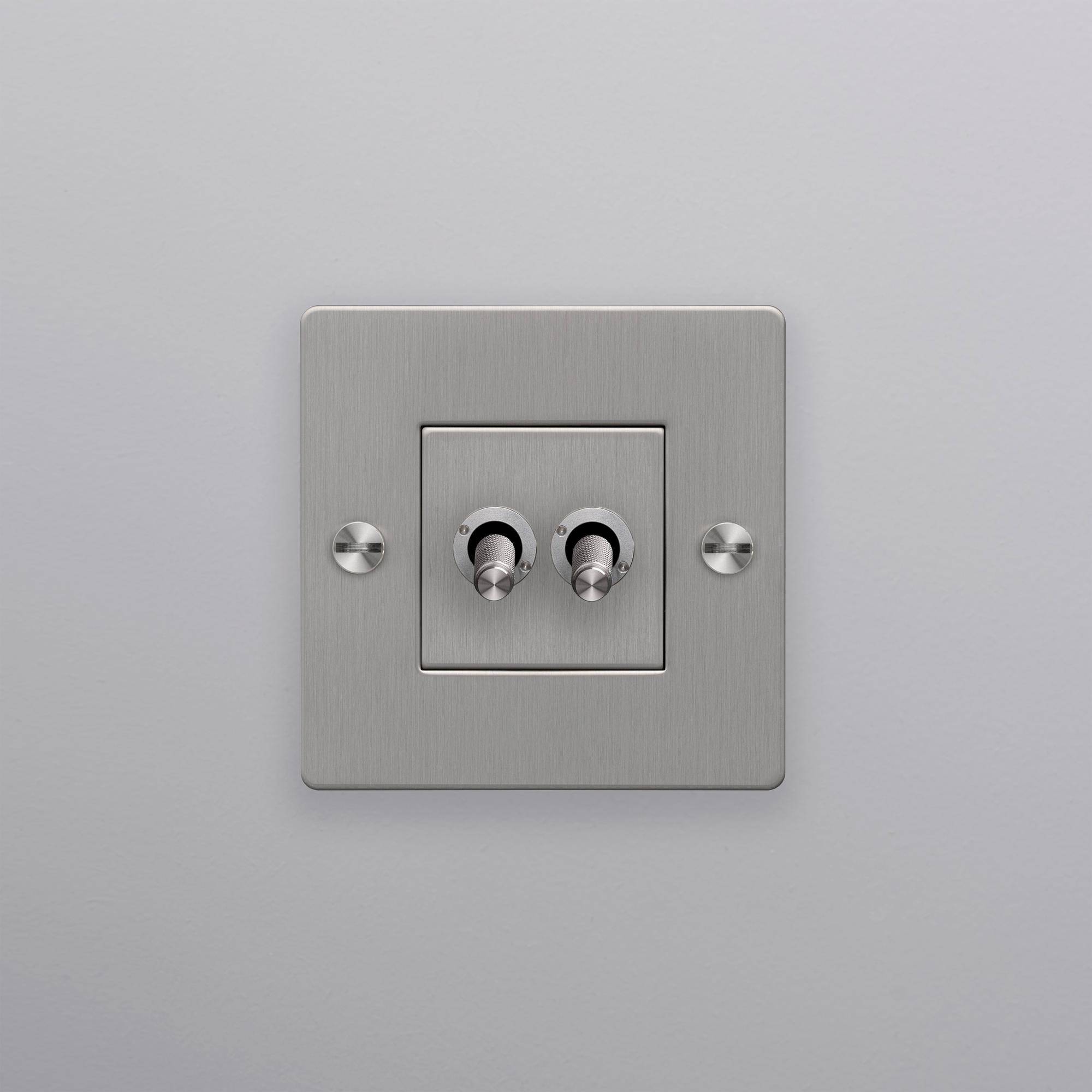 buster + punch | lichtschakelaar 1-voudig dubbele tuimelschakelaar (zonder logo) | steel zijaanzicht
