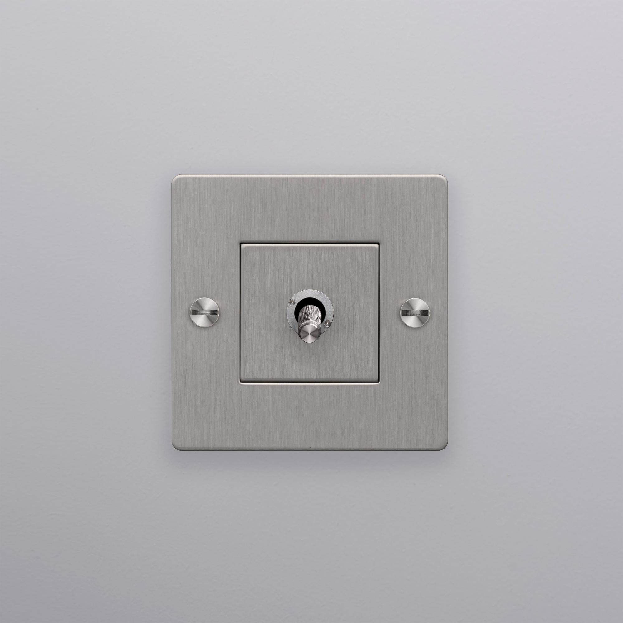 buster + punch | lichtschakelaar 1-voudige tuimelschakelaar cross (zonder logo) | steel zijaanzicht