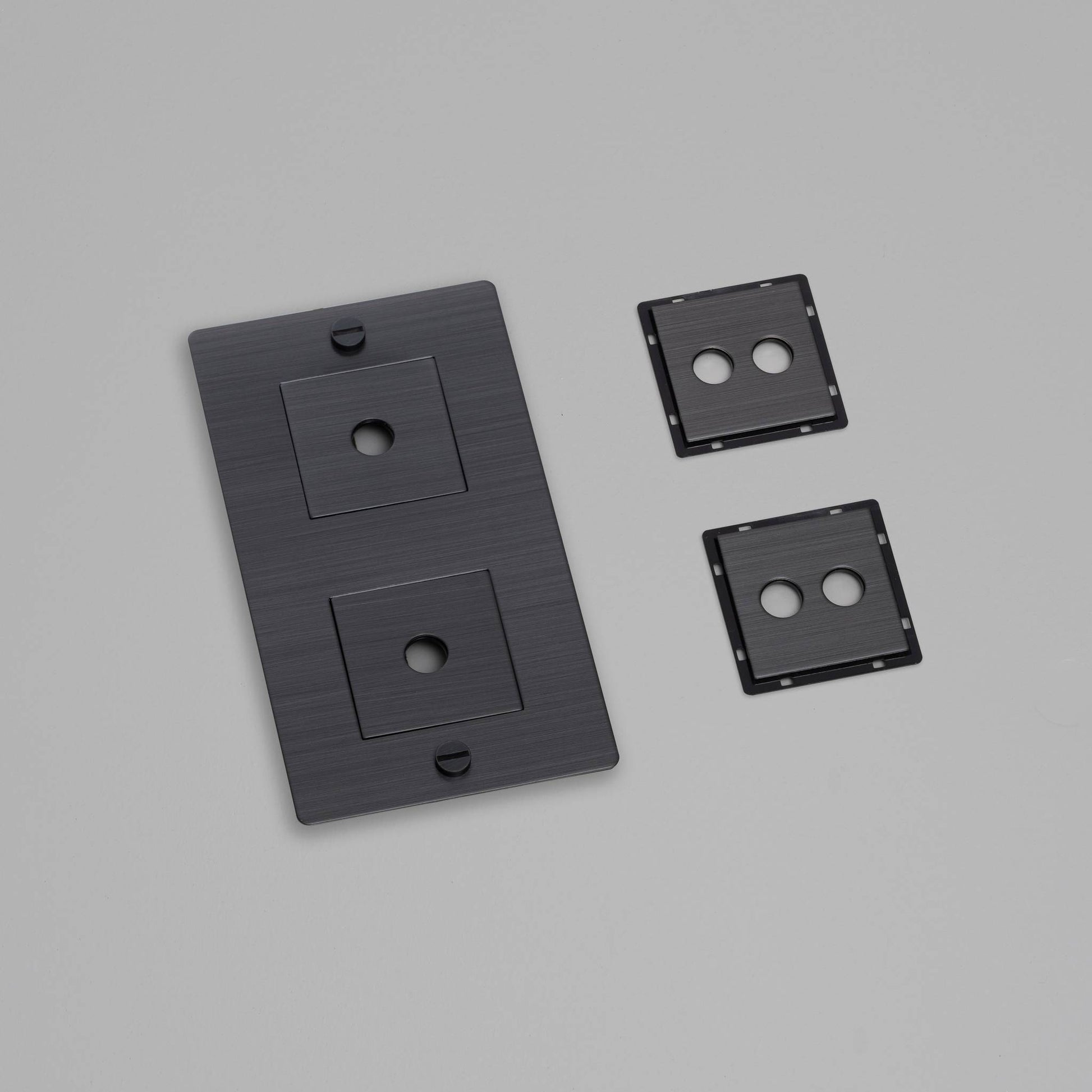buster + punch | afdekplaat 2-voudig verticaal | met infills, zonder logo