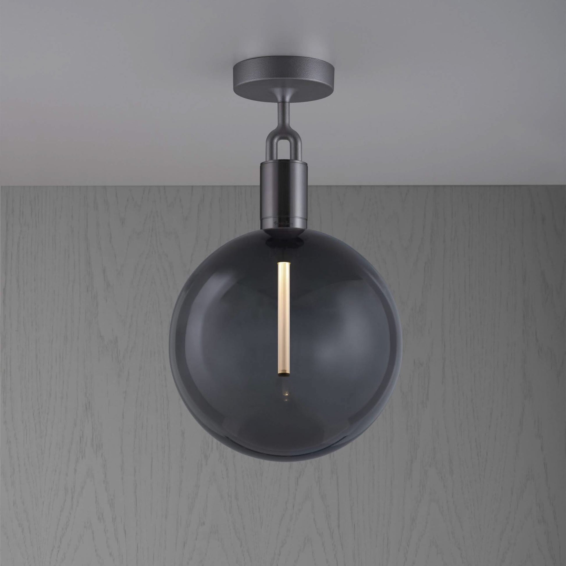 Buster + Punch Forked Ceiling | Plafondlamp Globe Smoked | Gun Metal
