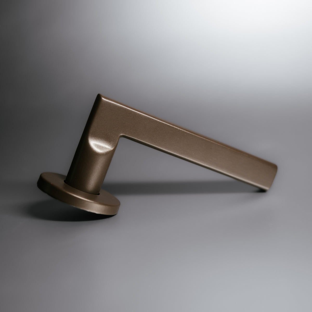 Griff Meister Deurkruk Trevio 53mm ronde rozet 6mm dik Brons – sfeerfoto in interieur