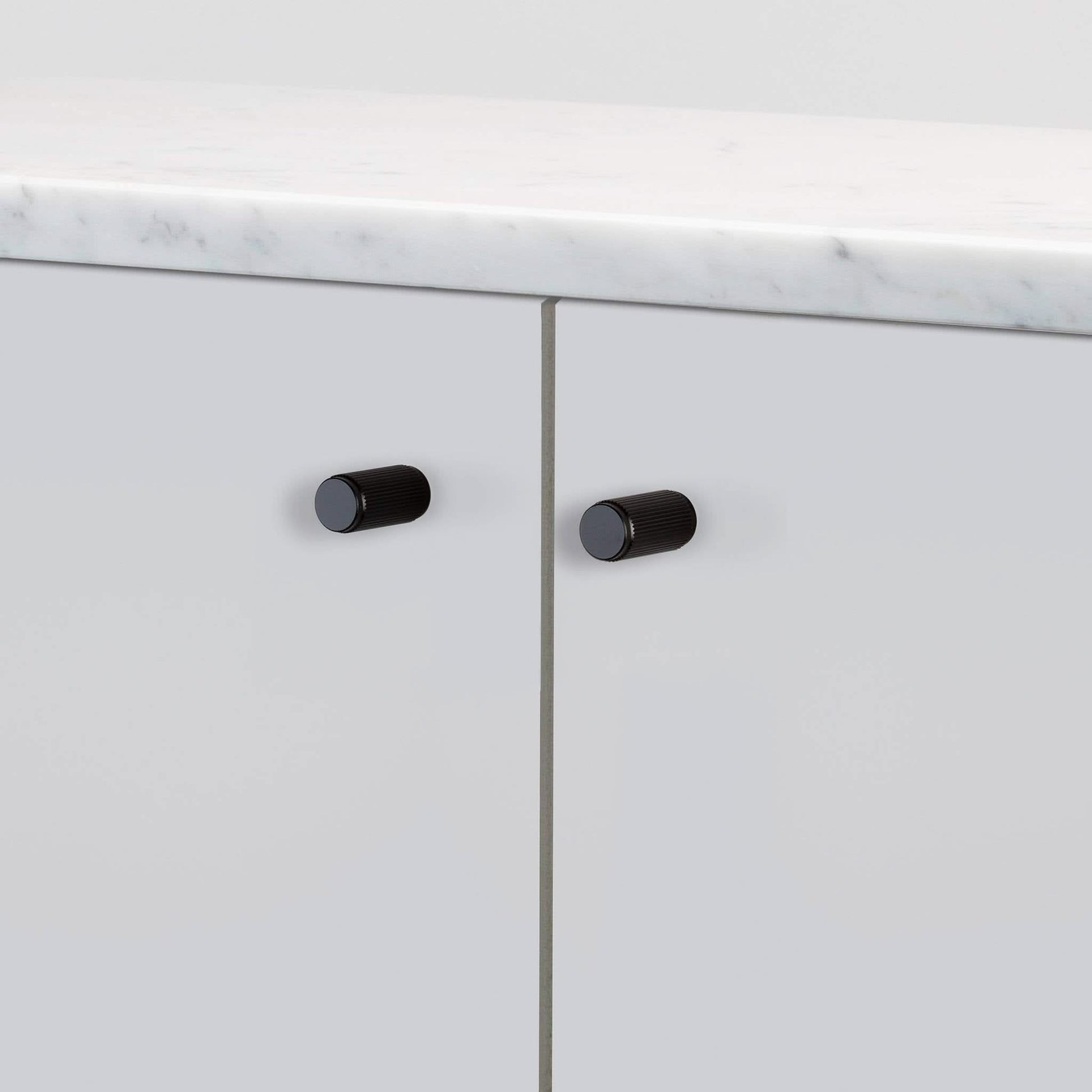 buster + punch linear | meubelknop | black