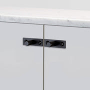 buster + punch linear | meubelknop op rozet | black