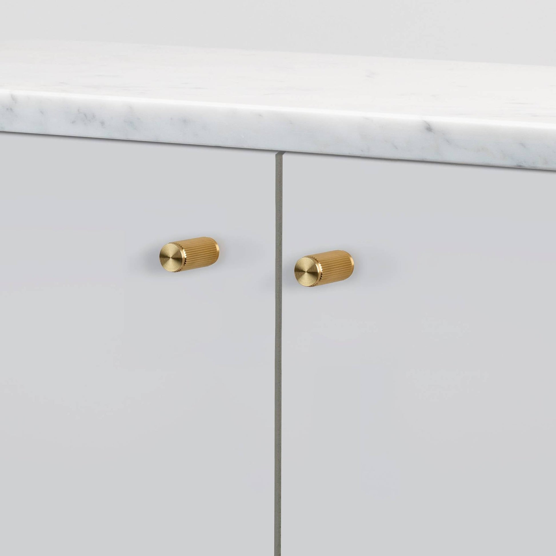 buster + punch linear | meubelknop | goud