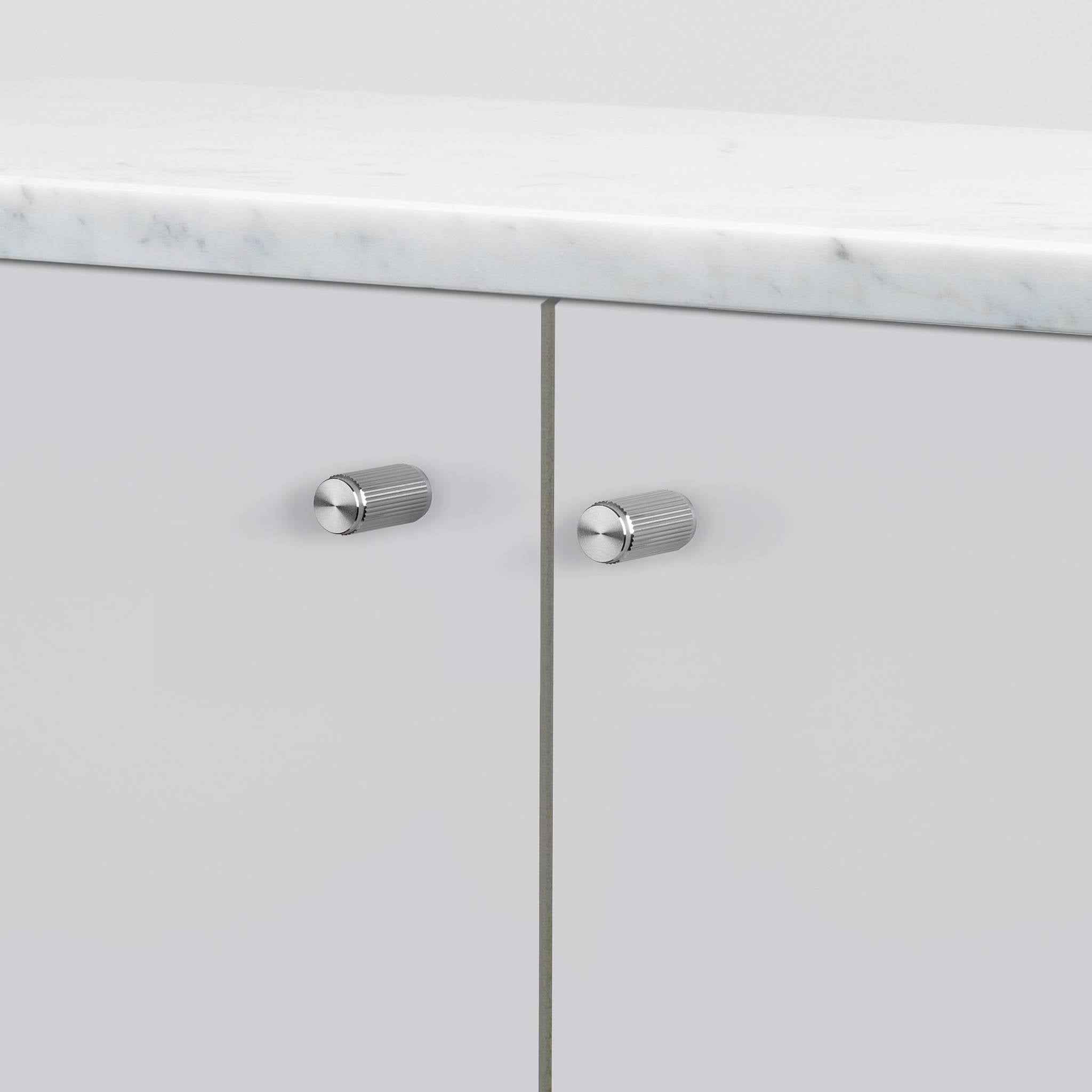 buster + punch linear | meubelknop | steel