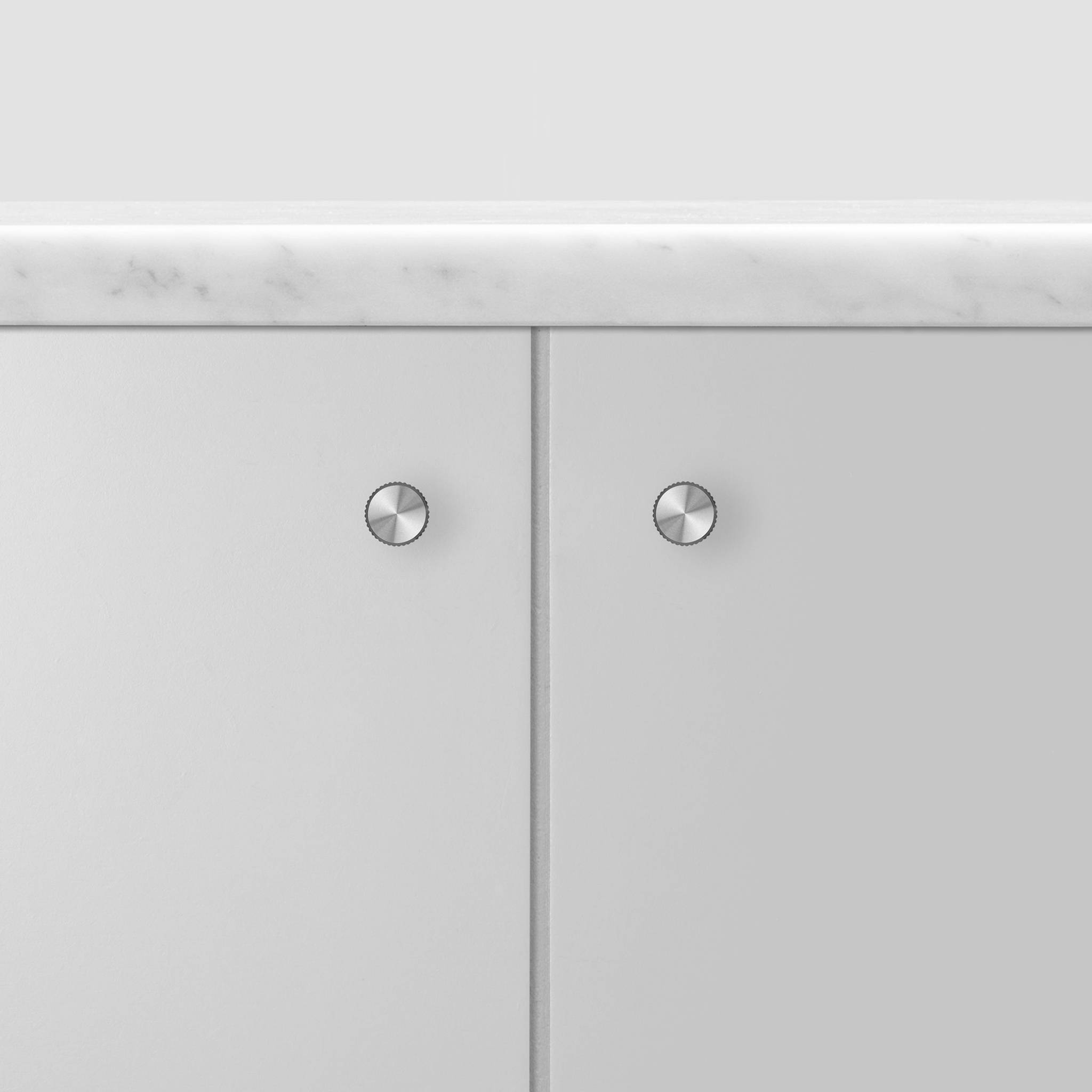 buster + punch linear | meubelknop | steel