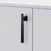buster + punch linear | meubelgreep l-bar | black