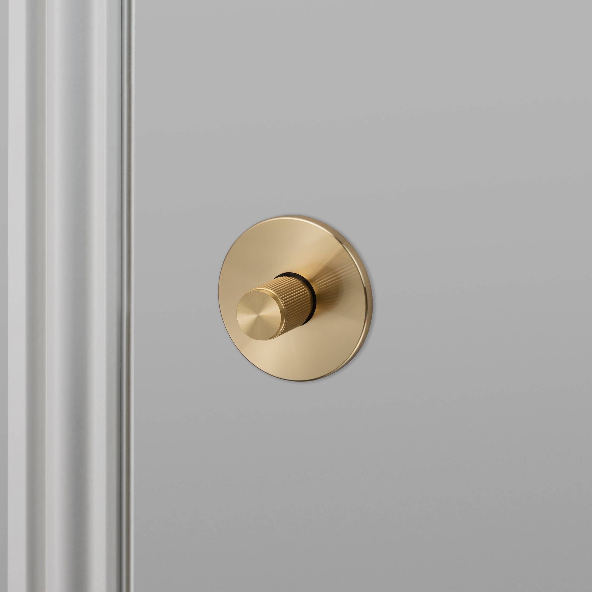 buster + punch linear | thumbturn-/wc-slot | brass