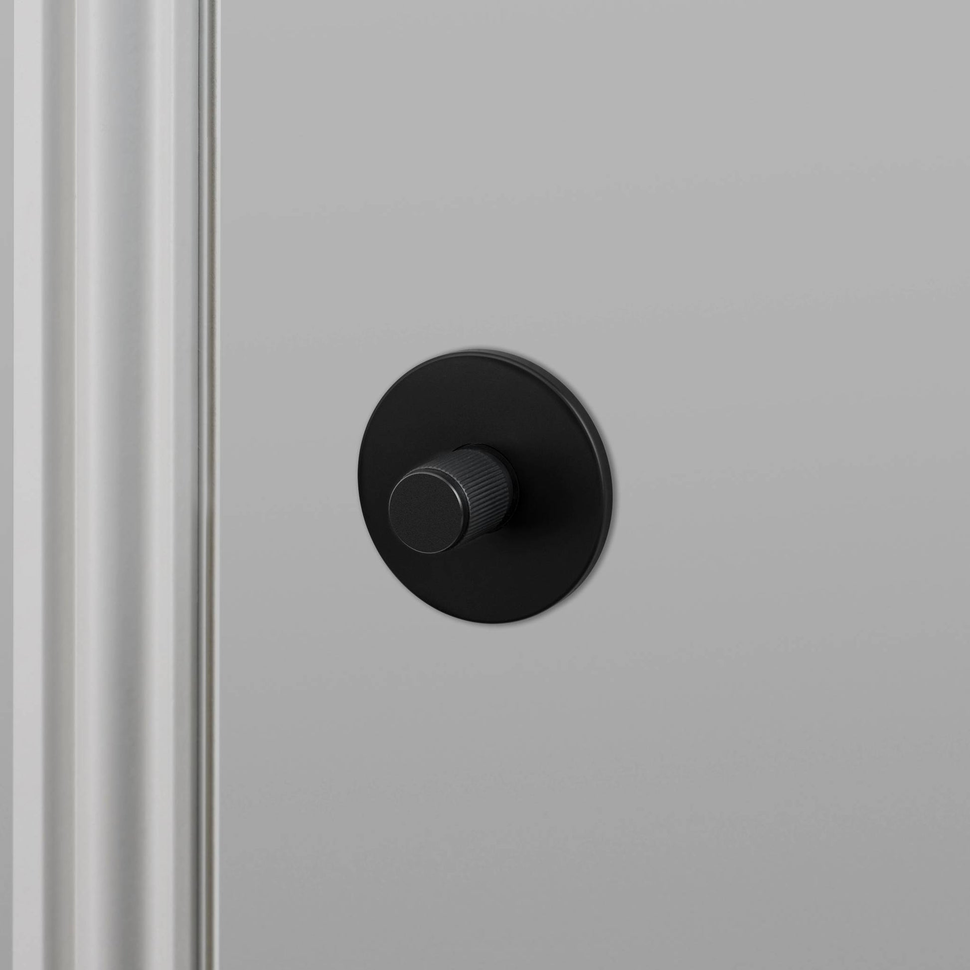 buster + punch linear | thumbturn-/wc-slot | welders black