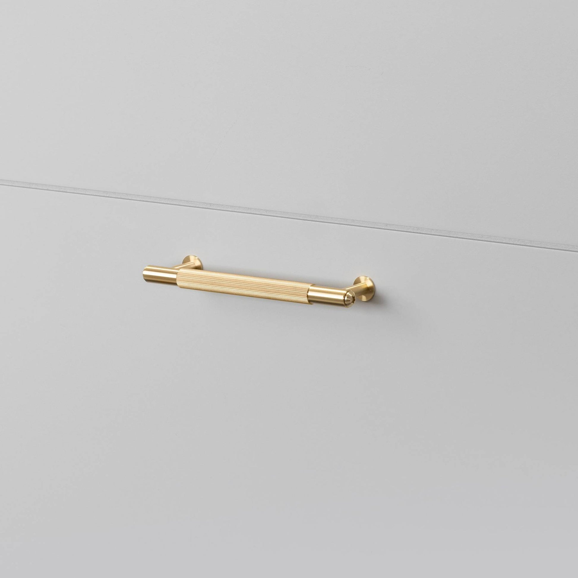 buster + punch linear | meubelgreep | goud