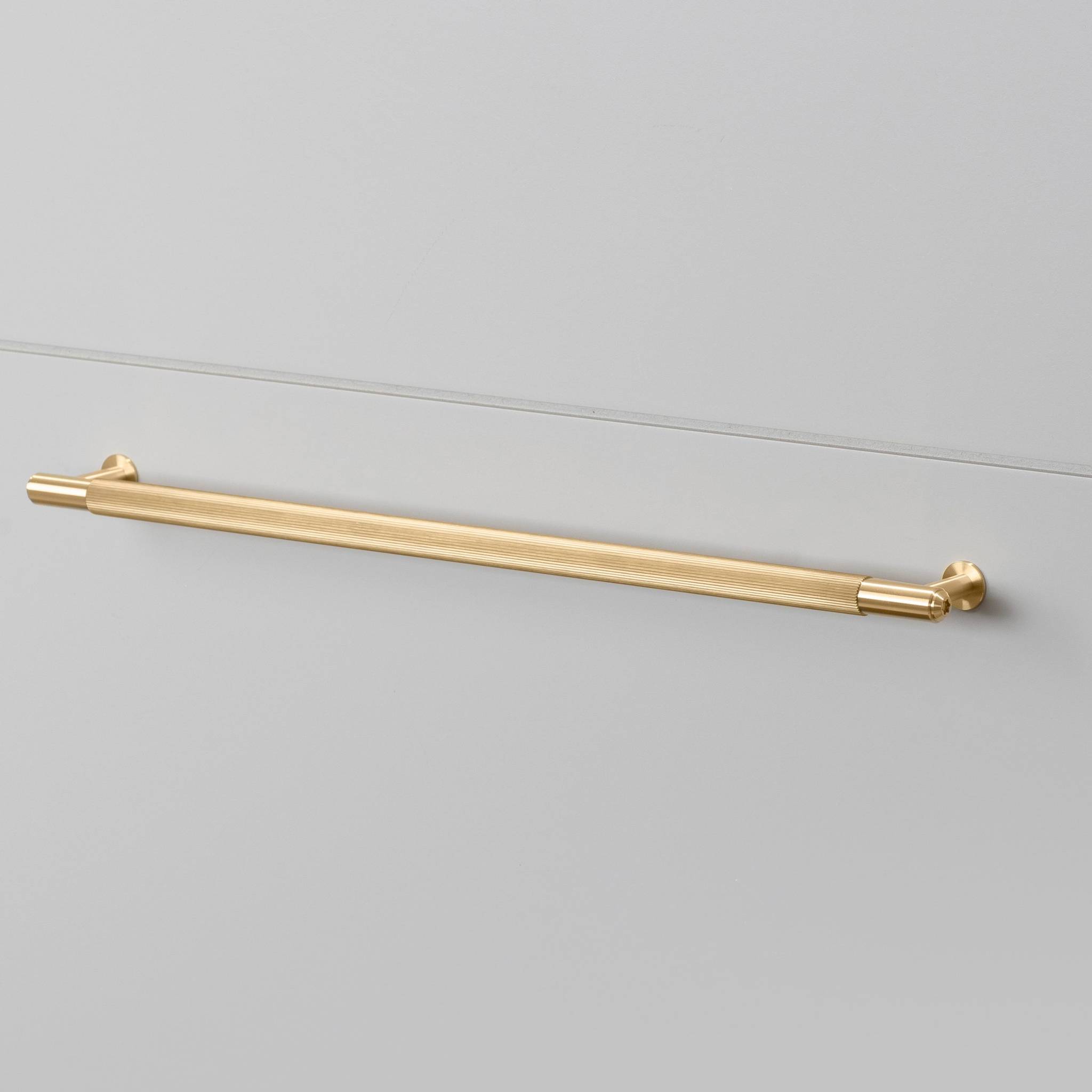 buster + punch linear | meubelgreep | goud