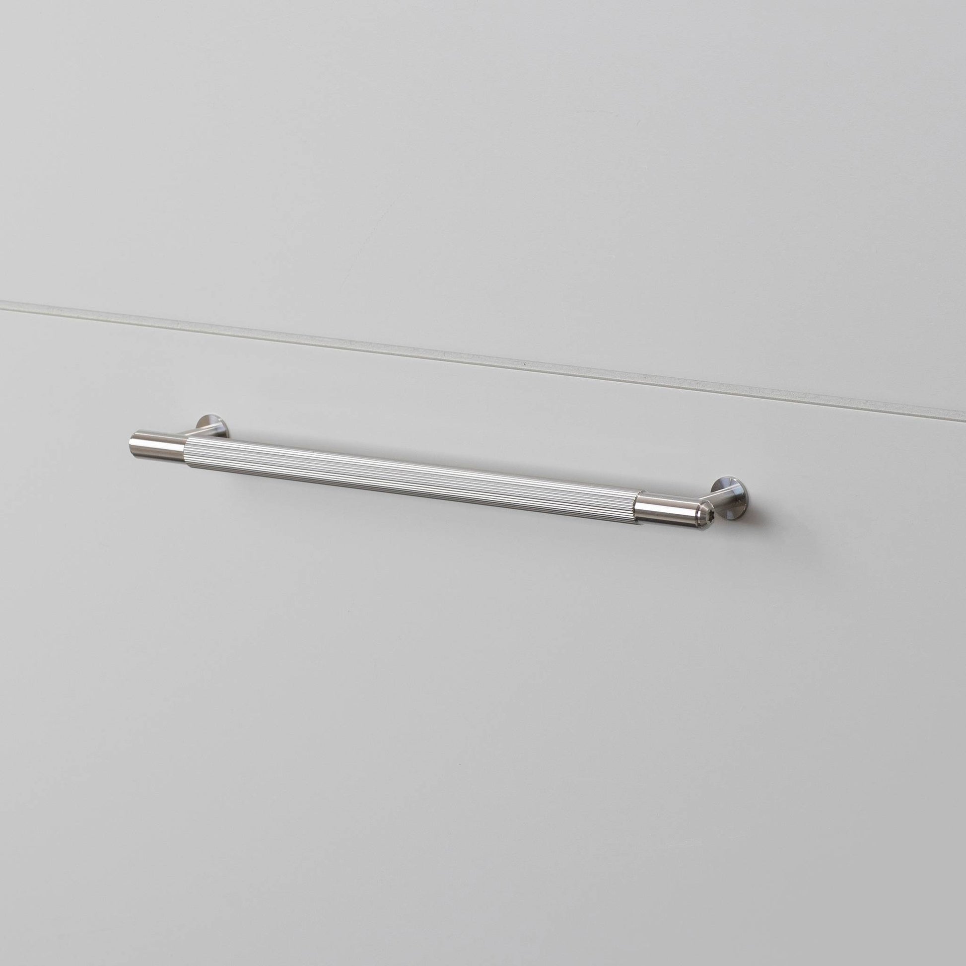buster + punch linear | meubelgreep | steel