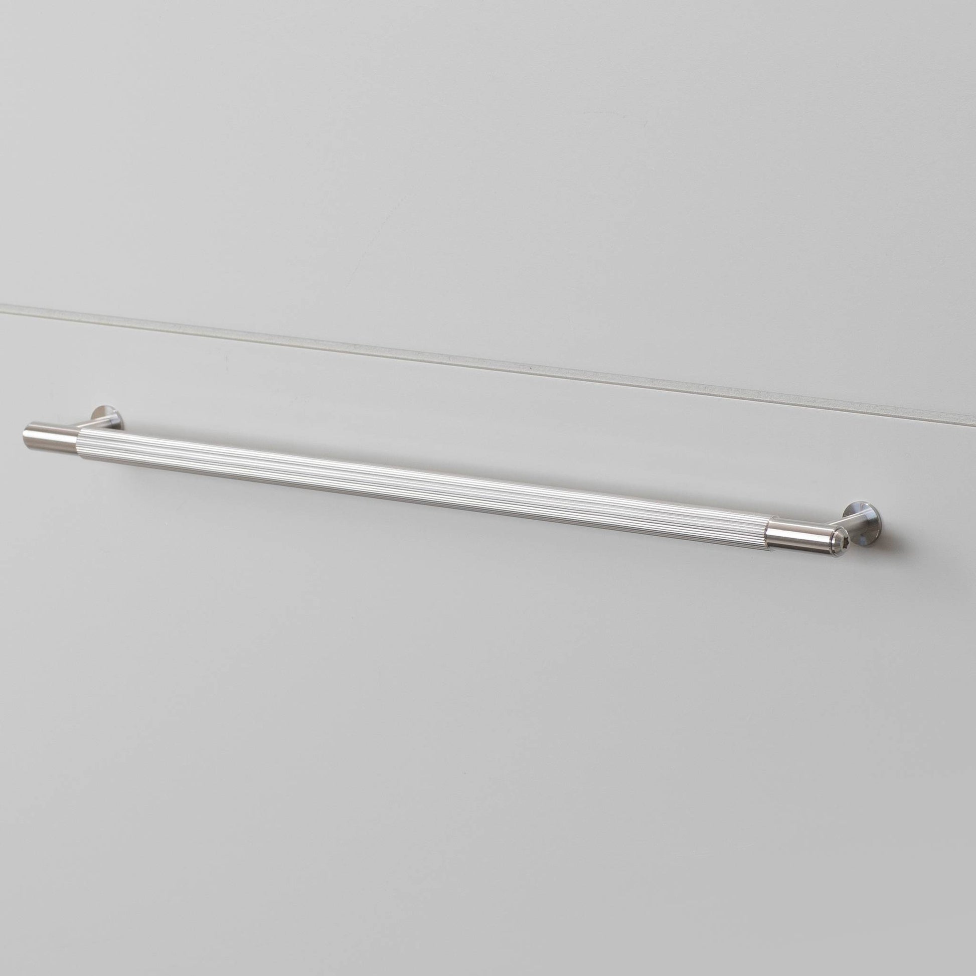 buster + punch linear | meubelgreep | steel