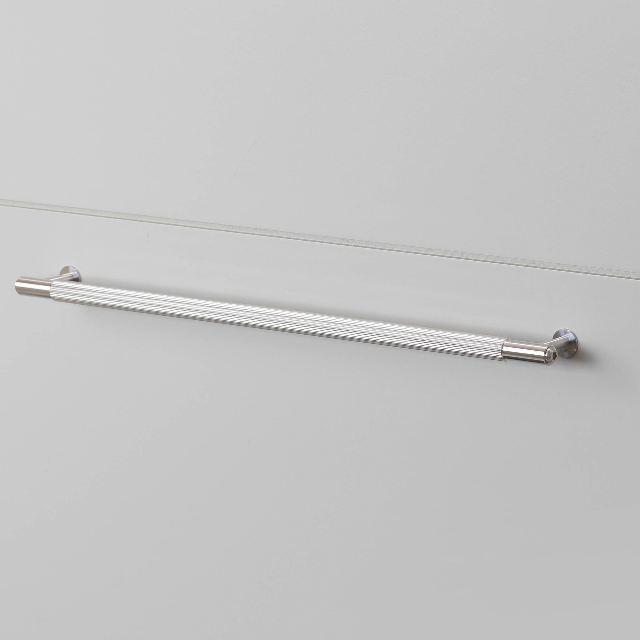 buster + punch linear | meubelgreep | steel