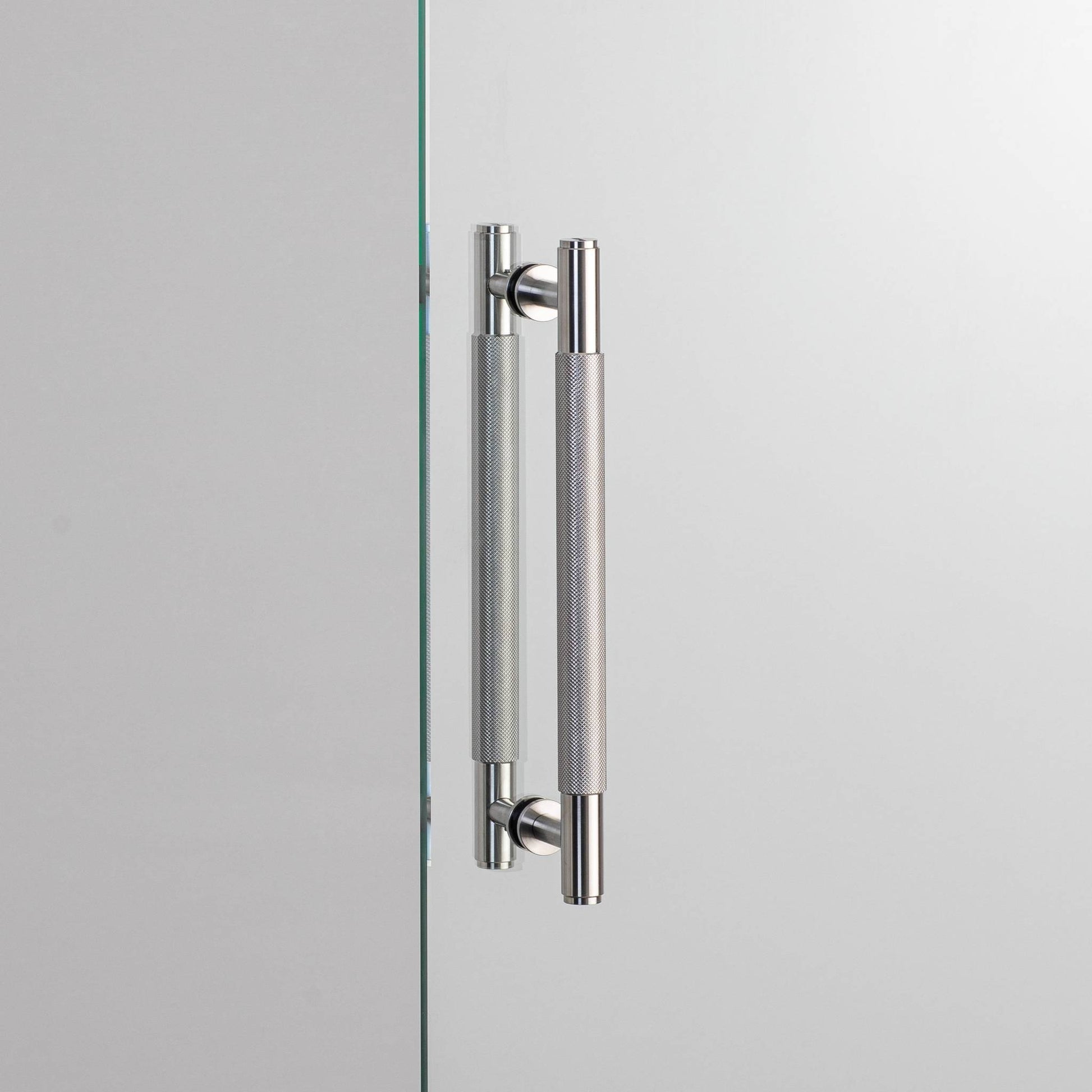 buster + punch cross | meubelgreep dubbelzijdig | steel