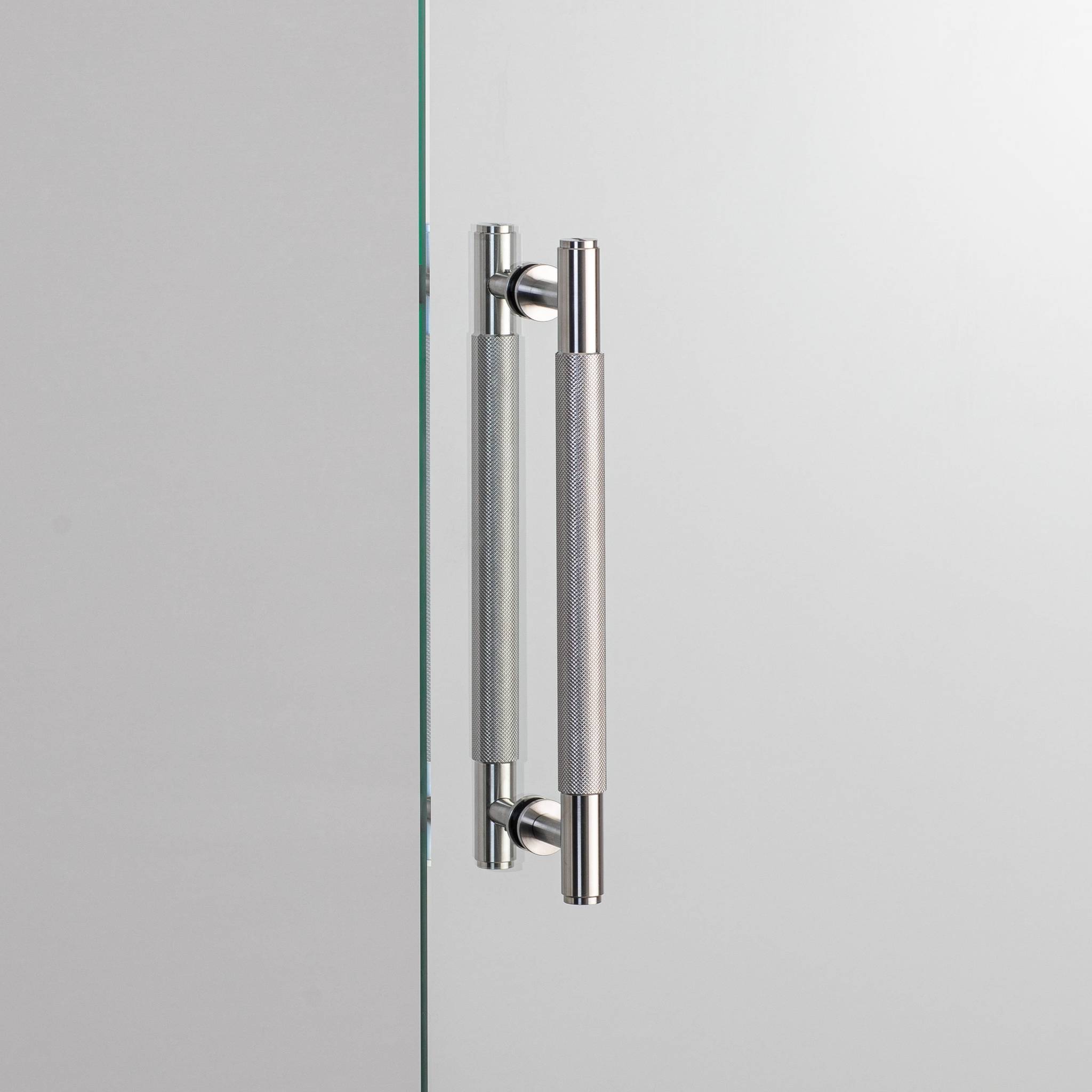 buster + punch cross | meubelgreep dubbelzijdig | steel