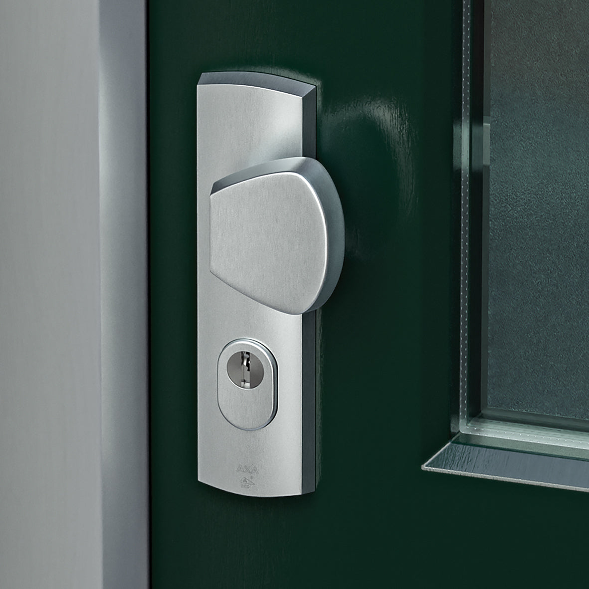 AXA Curve Plus veiligheidsbeslag kort PC55 aluminium naturel - gemonteerd buitenzijde met S-knop