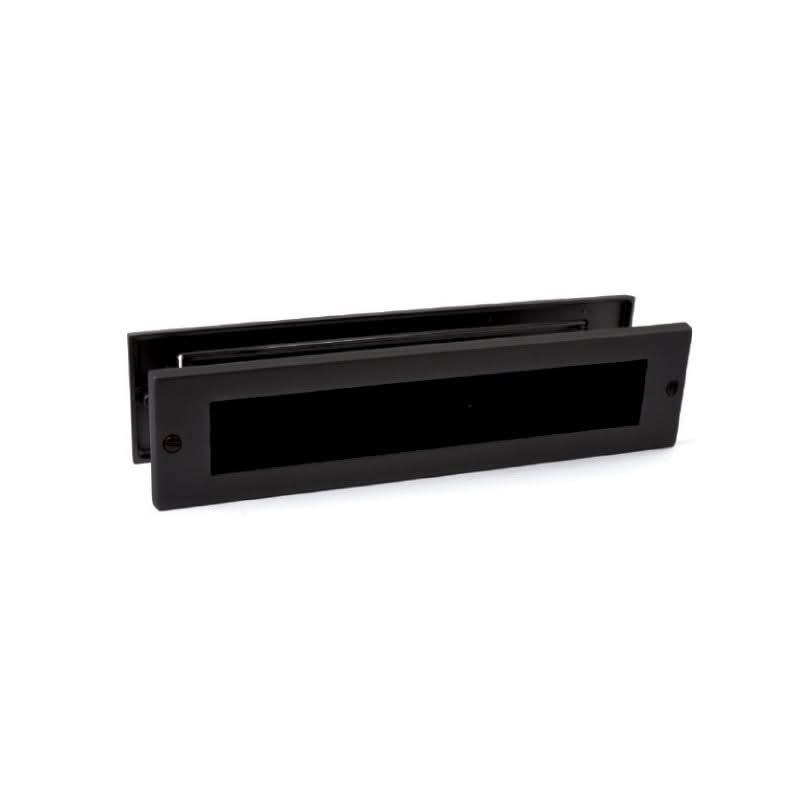 Hardbrass Roestvrijstalen Voordeurset Zwart Rond met Briefplaat en Tochtwering Rechts SKG3 - Deurbeslag-expert