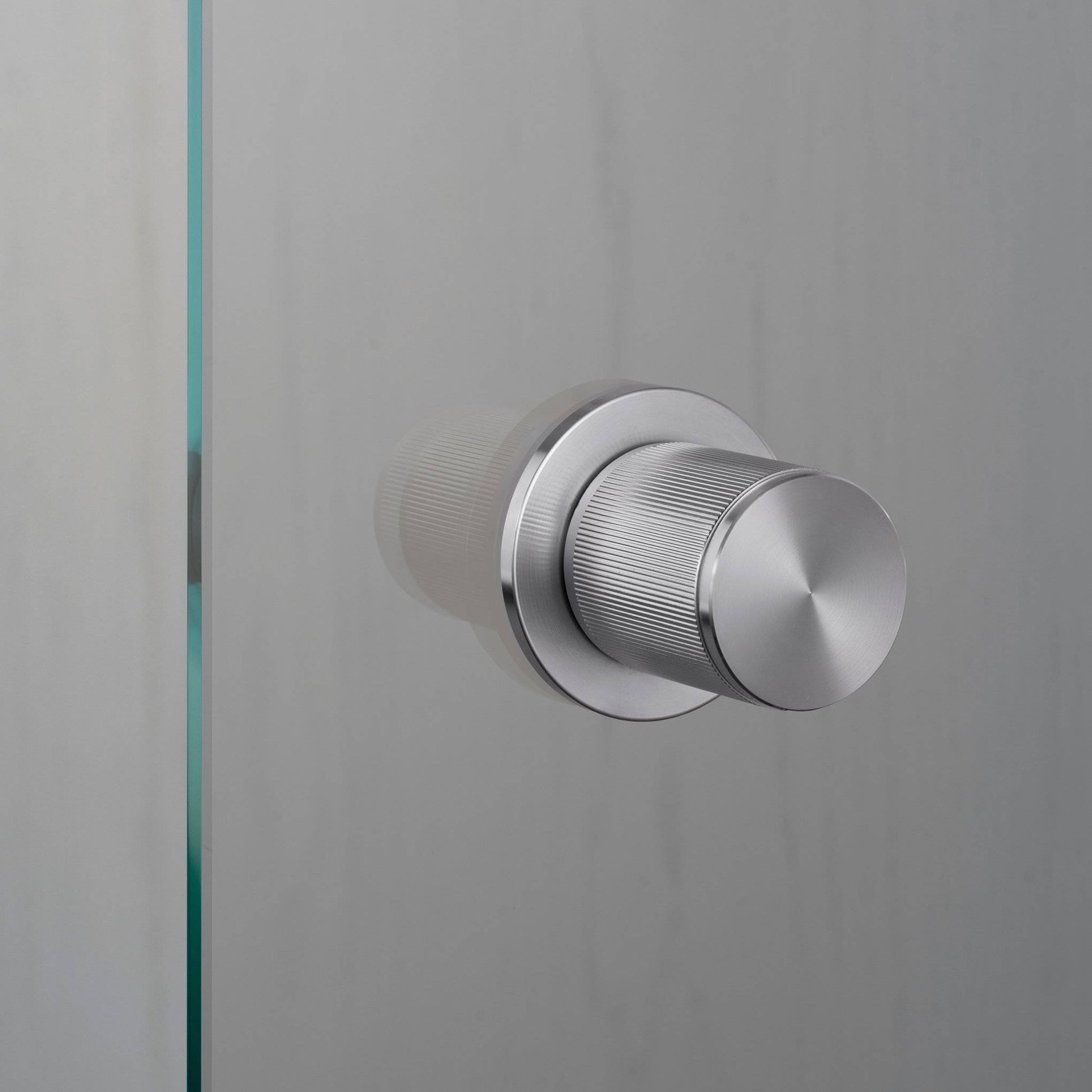 buster + punch linear | deurknop enkelzijdig (niet draaibaar) | steel