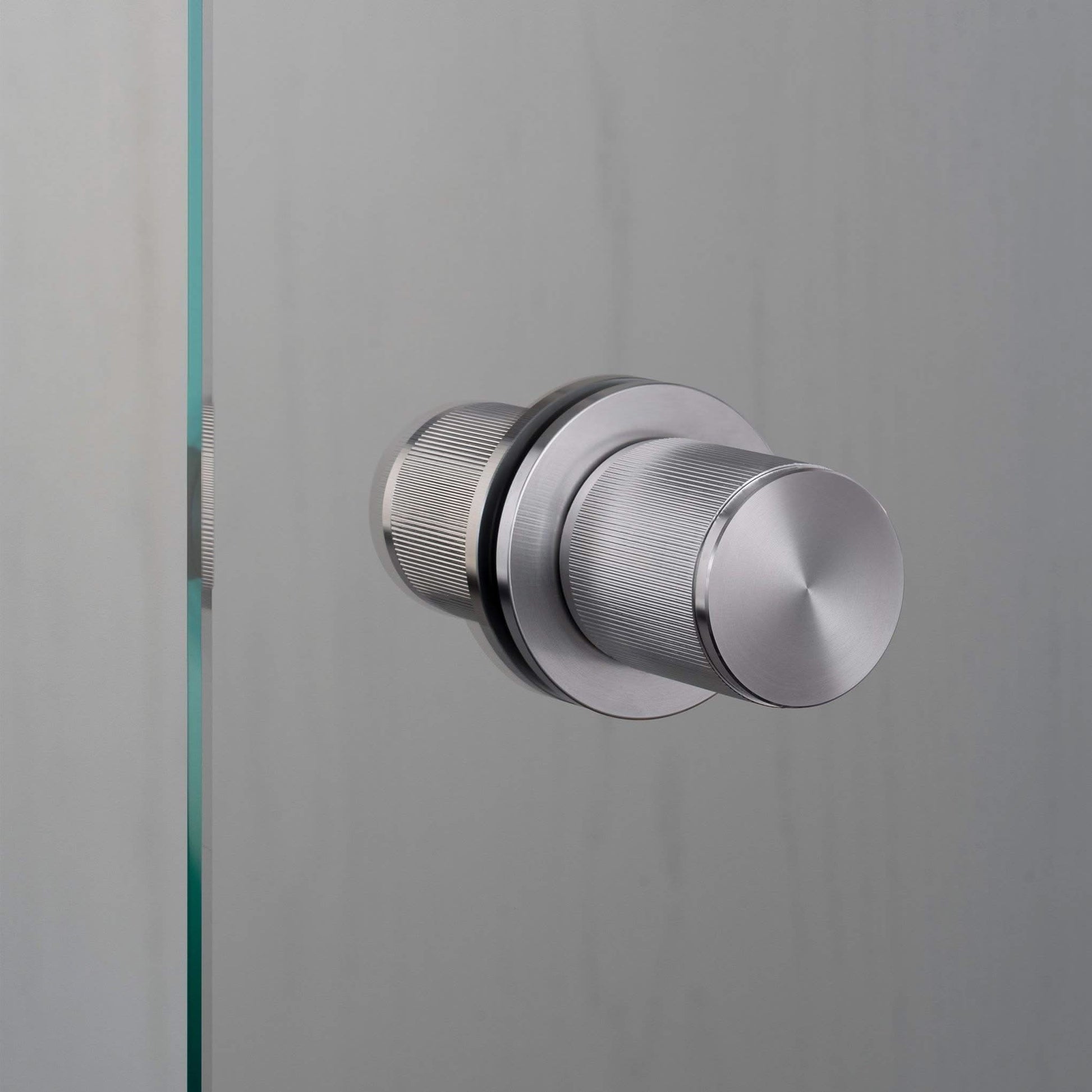 buster + punch linear | deurknop dubbelzijdig (niet draaibaar) | steel