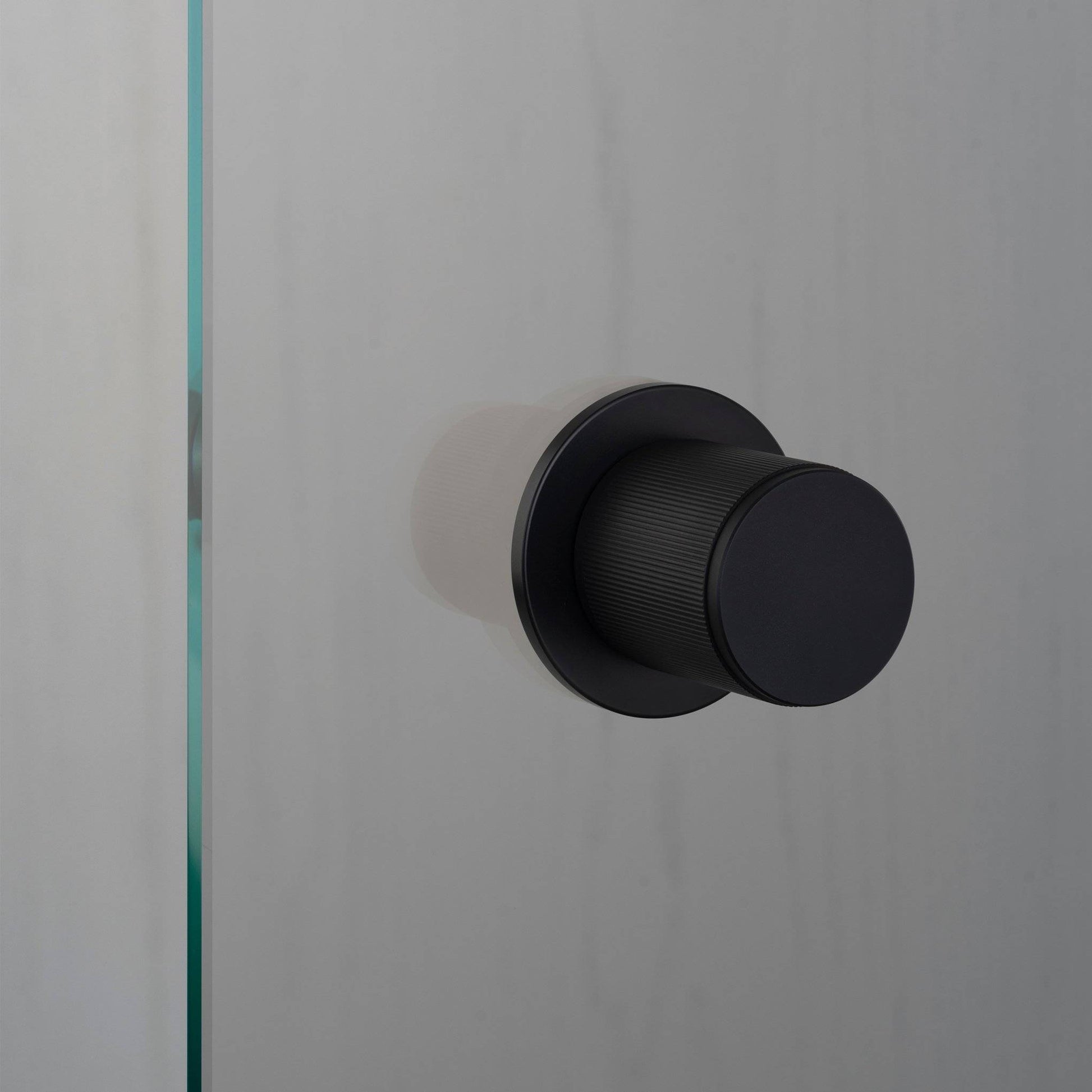 buster + punch linear | deurknop enkelzijdig (niet draaibaar) | welders black