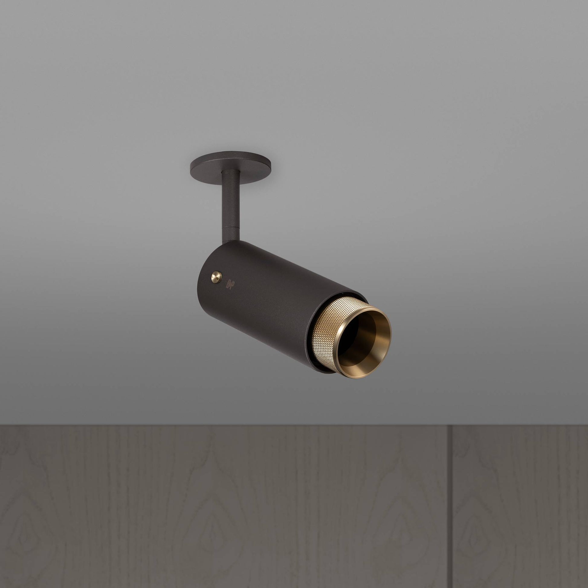 Buster + Punch Exhaust Graphite | Spot Cross | Goud - zijaanzicht