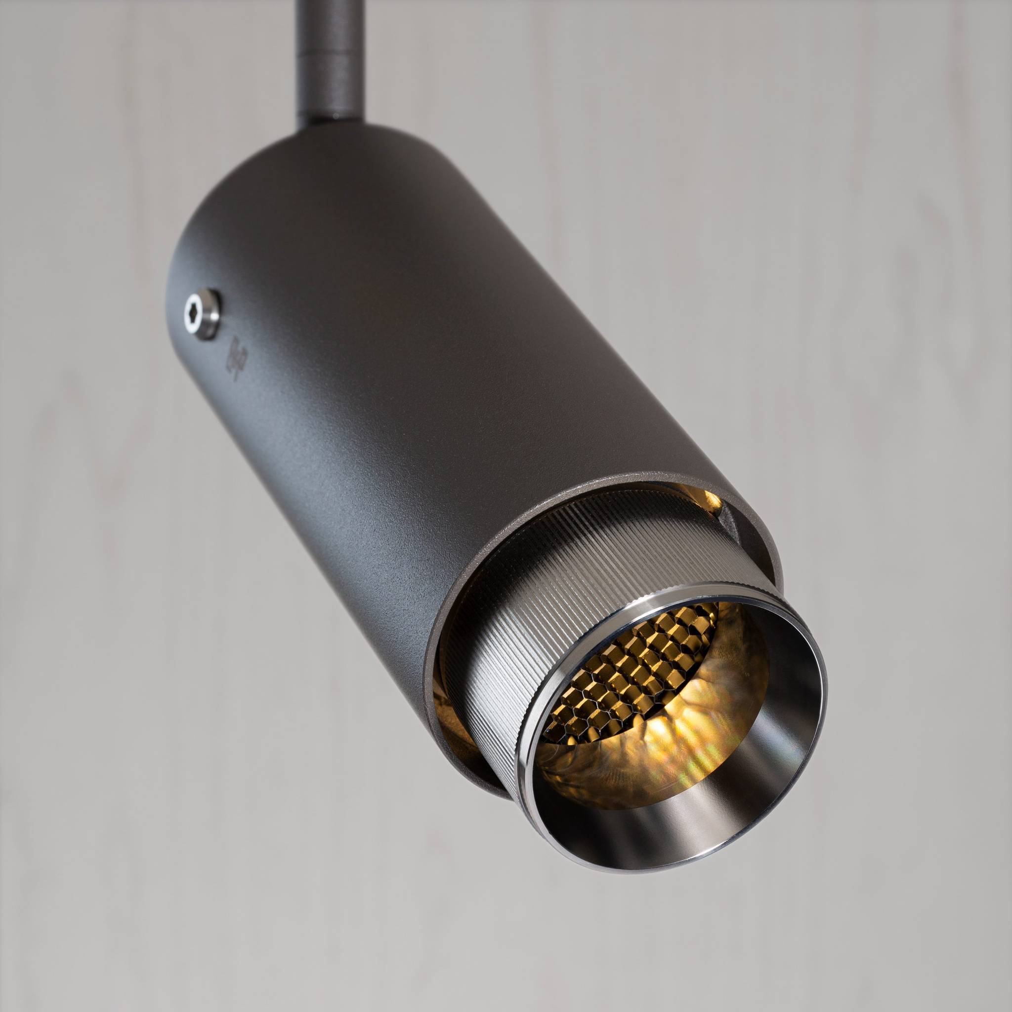 Buster + Punch Exhaust Graphite | Track Linear | Steel - zijaanzicht