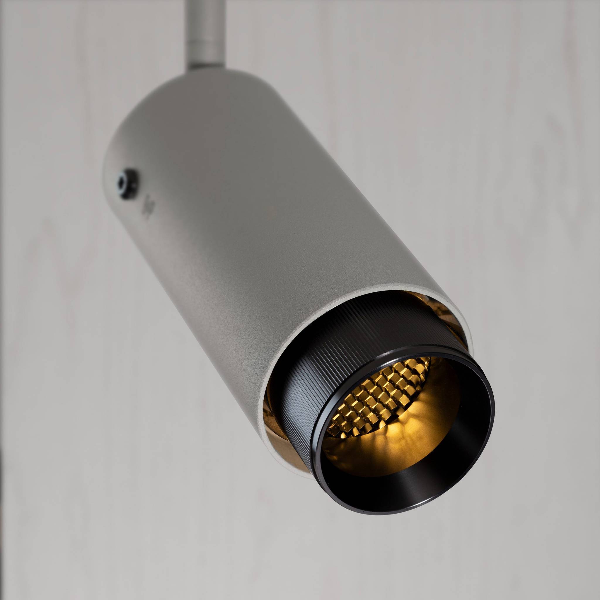 Buster + Punch Exhaust Stone | Track Linear | Gun Metal - zijaanzicht