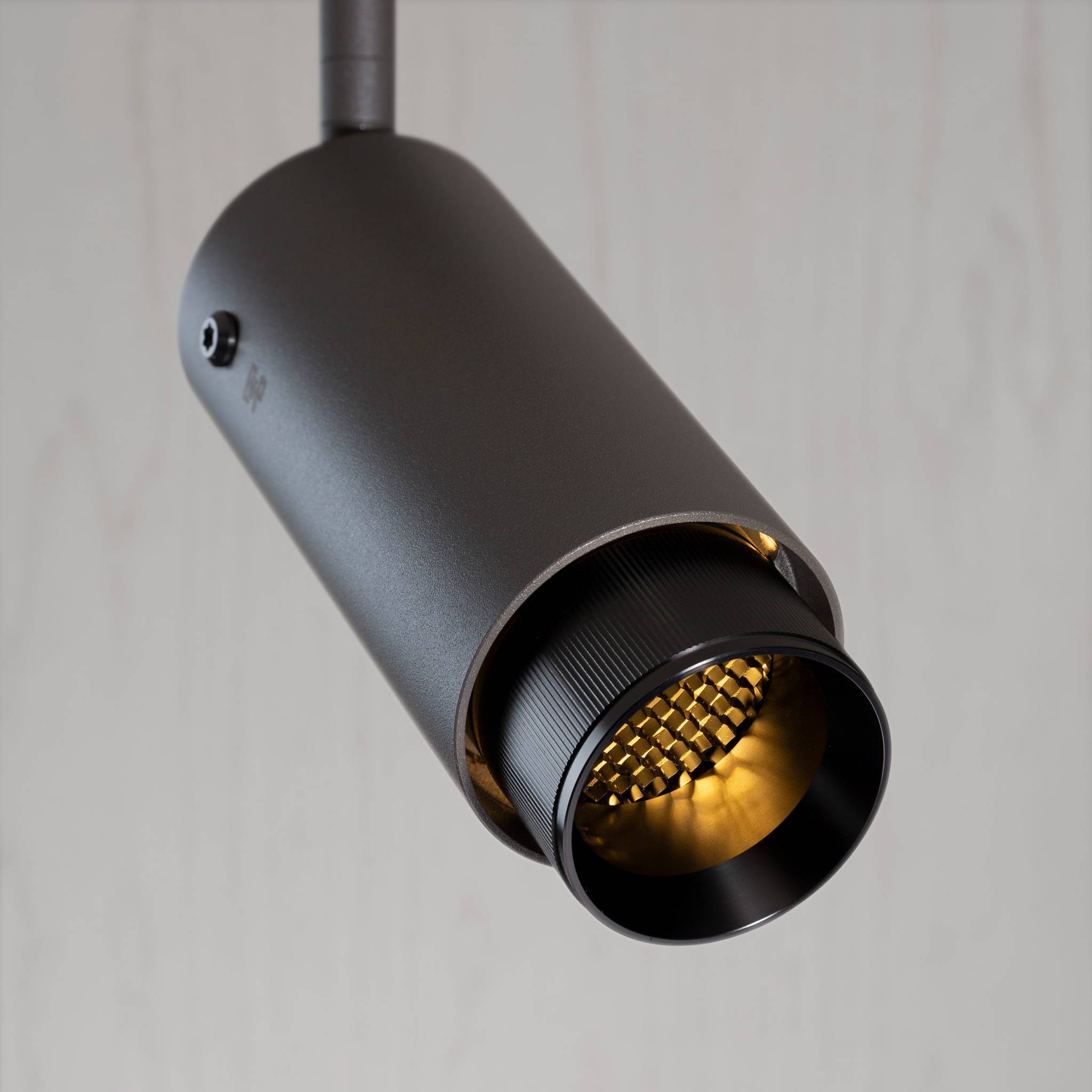 Buster + Punch Exhaust Graphite | Spot Linear | Gun Metal - zijaanzicht