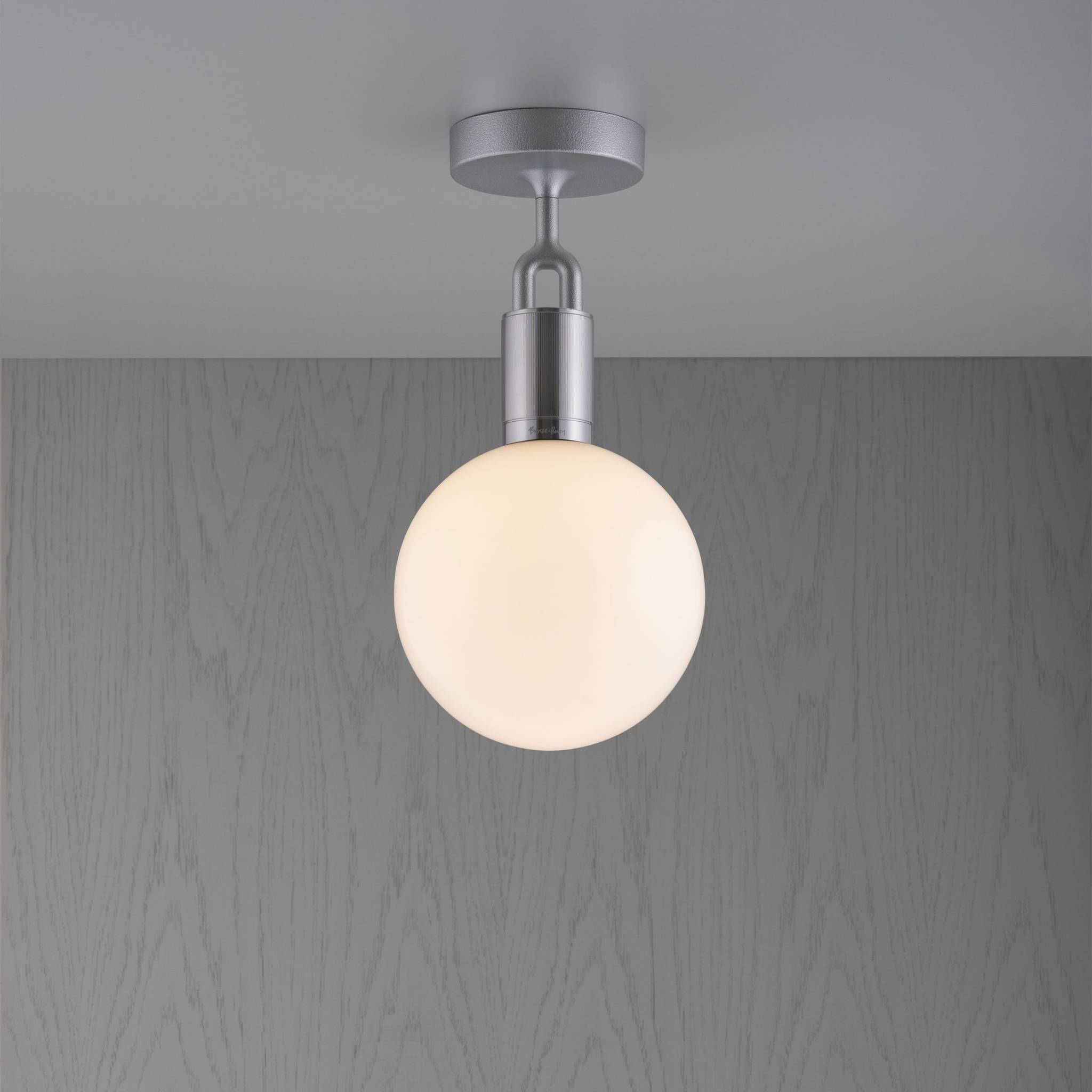 Buster + Punch Forked Ceiling | Plafondlamp Globe Opal | Steel