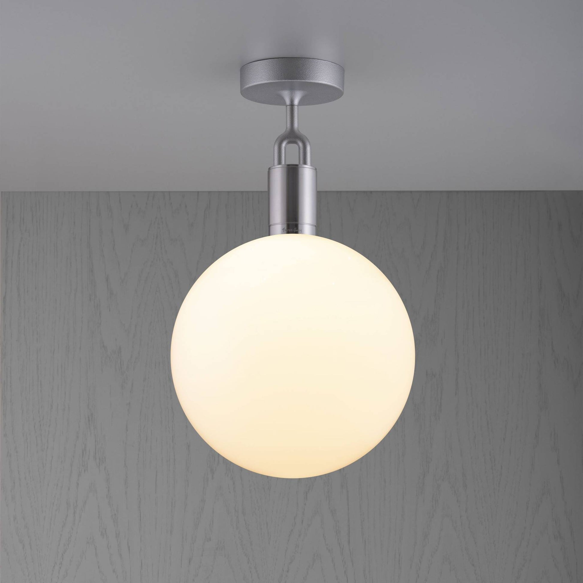 Buster + Punch Forked Ceiling | Plafondlamp Globe Opal | Steel