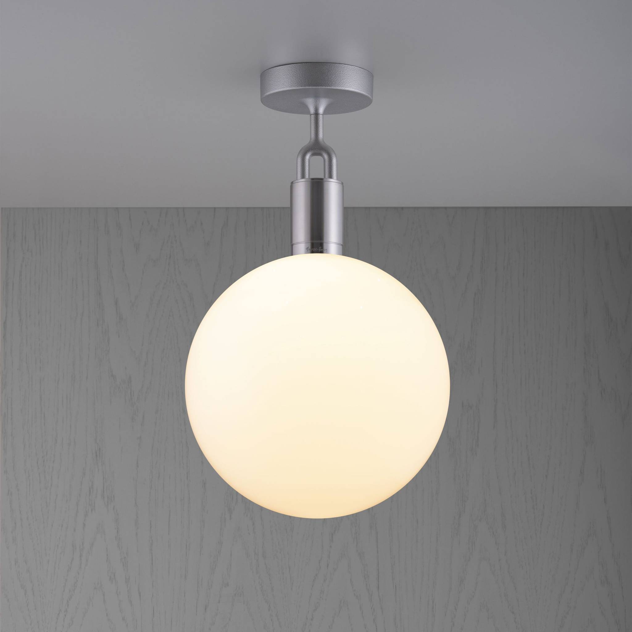 Buster + Punch Forked Ceiling | Plafondlamp Globe Opal | Steel