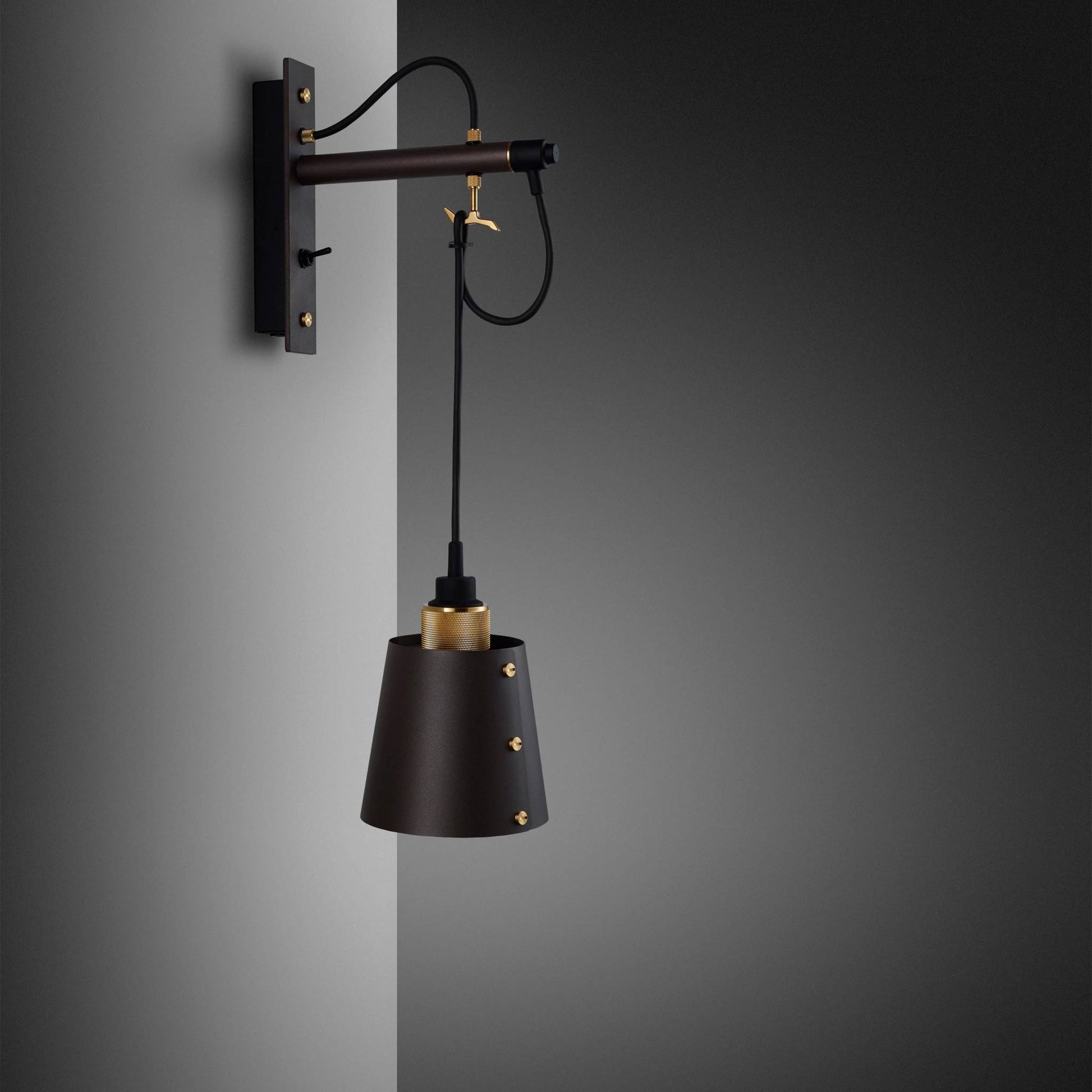 Buster + Punch Hooked Wall Graphite | Wandlamp | Goud
