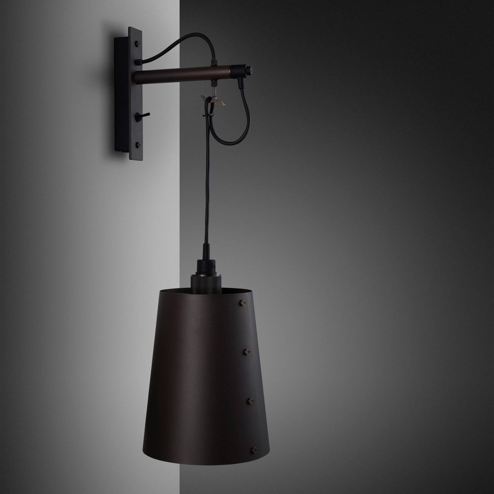 Buster + Punch Hooked Wall Graphite | Wandlamp | Smoked Bronze