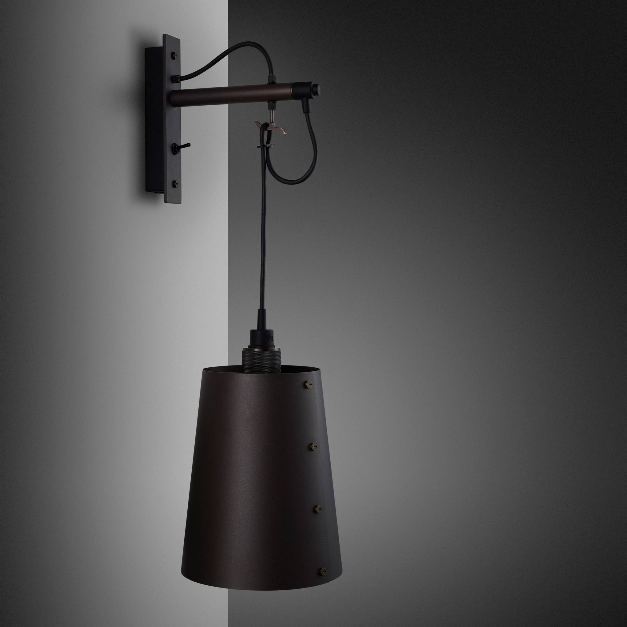 Buster + Punch Hooked Wall Graphite | Wandlamp | Smoked Bronze