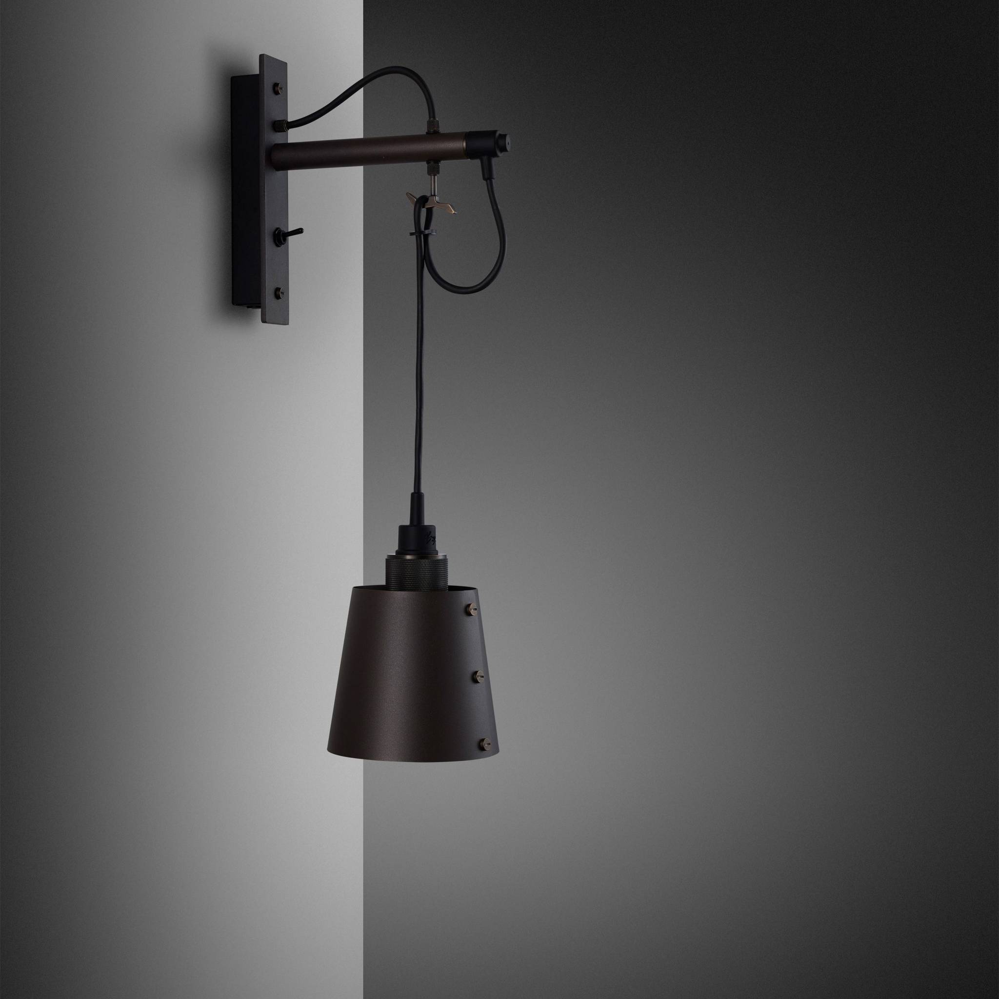 Buster + Punch Hooked Wall Graphite | Wandlamp | Smoked Bronze