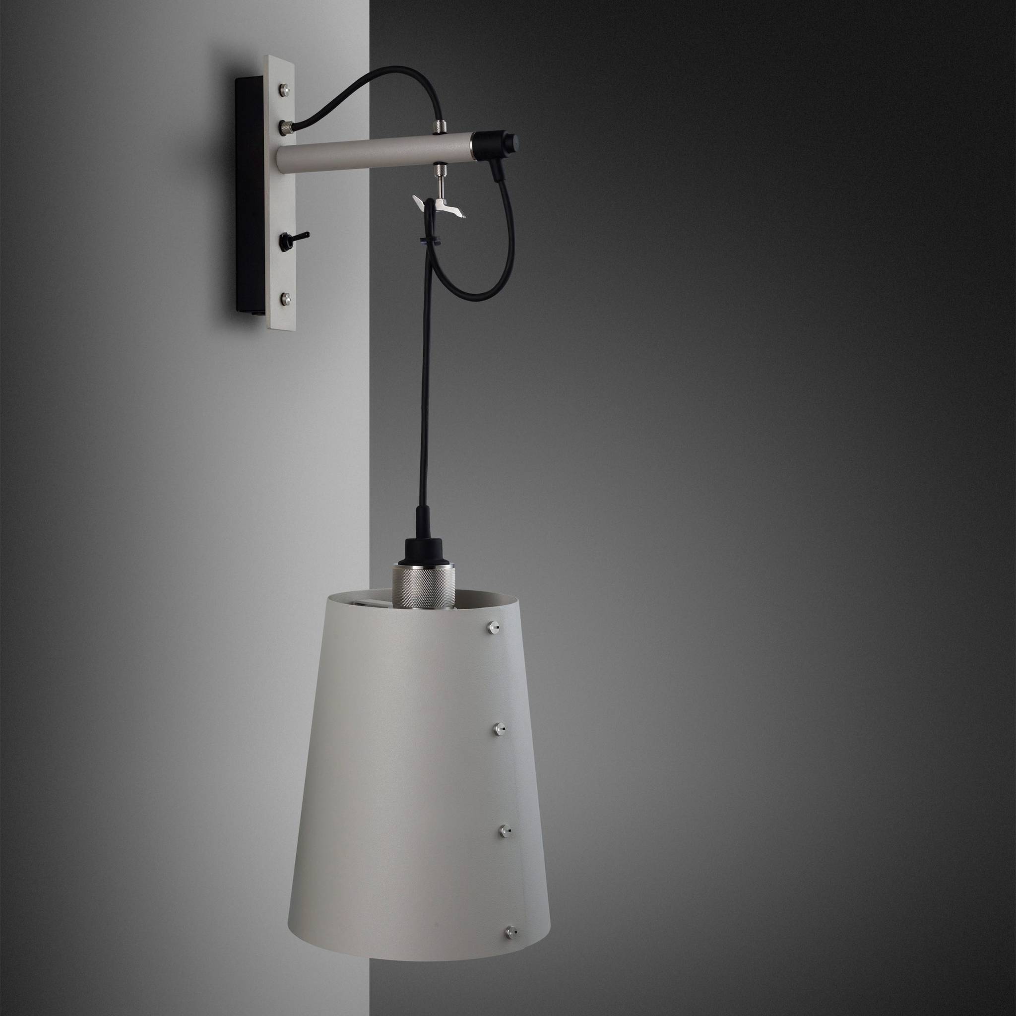 Buster + Punch Hooked Wall Stone | Wandlamp | Steel