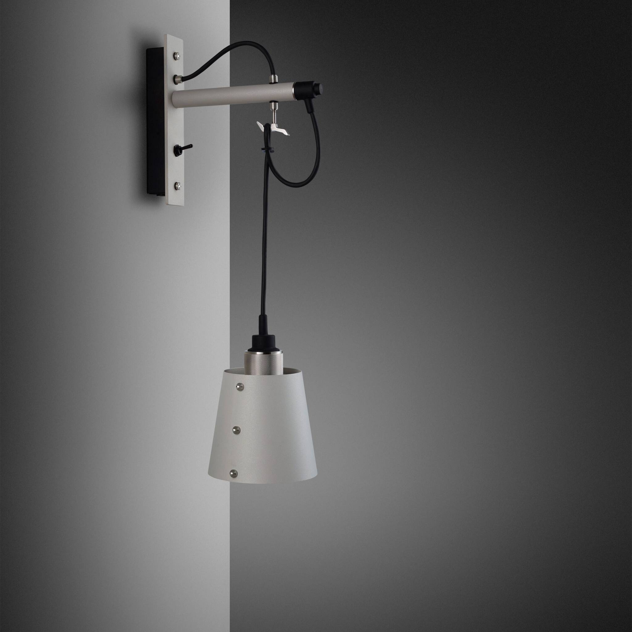 Buster + Punch Hooked Wall Stone | Wandlamp | Steel