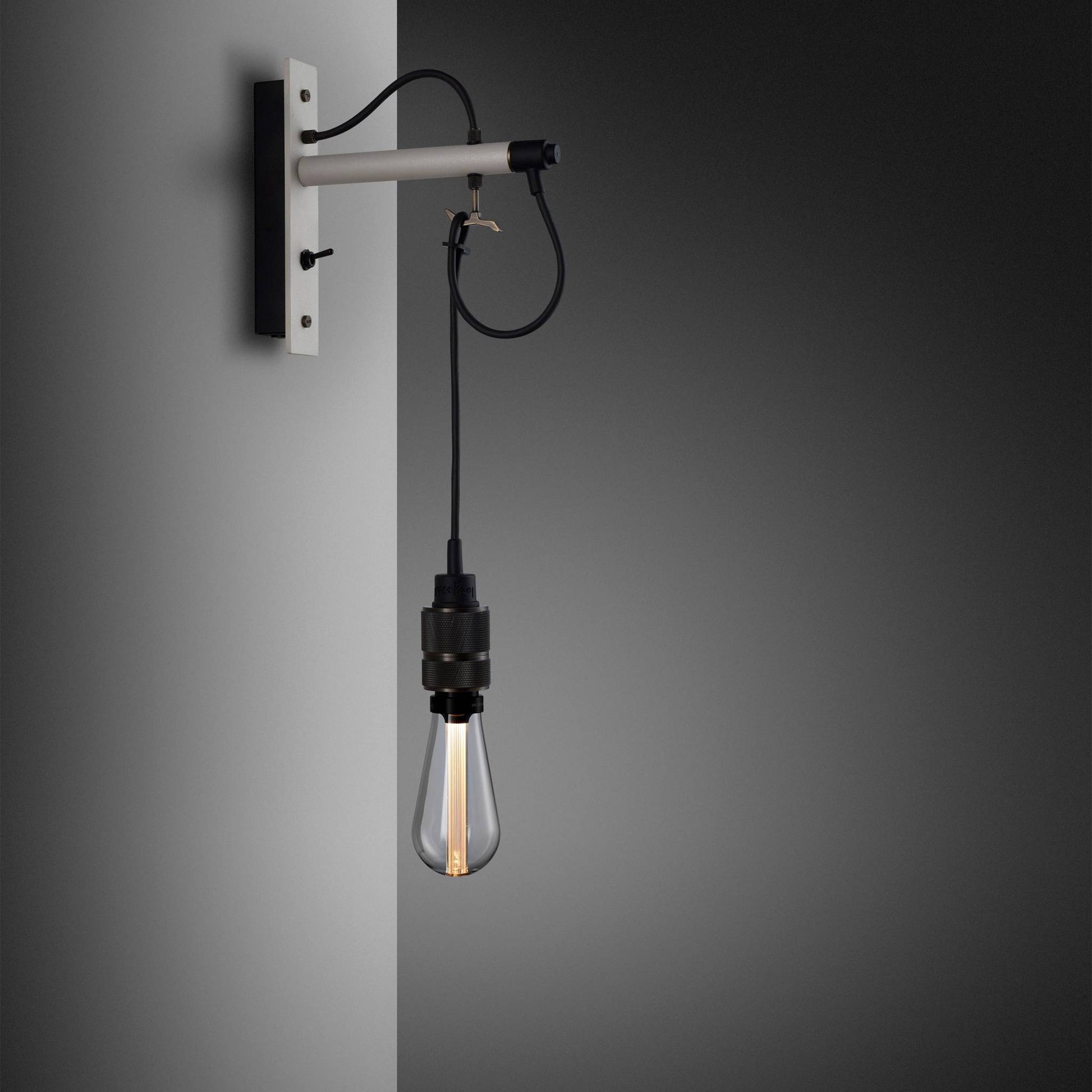 Buster + Punch Hooked Wall Stone | Wandlamp | Smoked Bronze