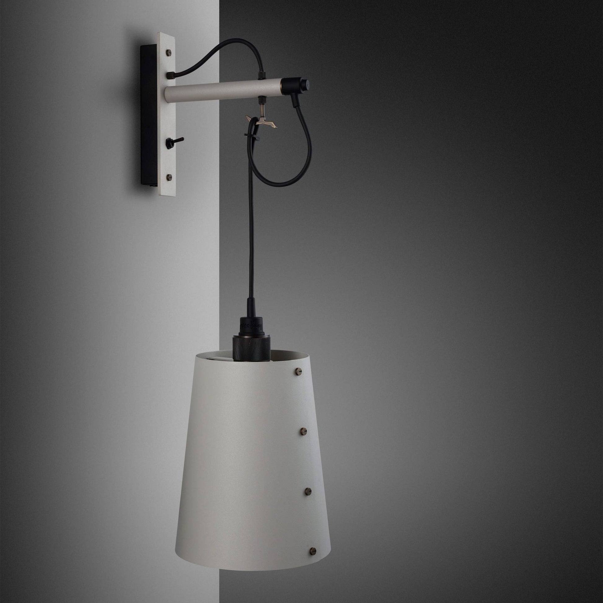 Buster + Punch Hooked Wall Stone | Wandlamp | Smoked Bronze