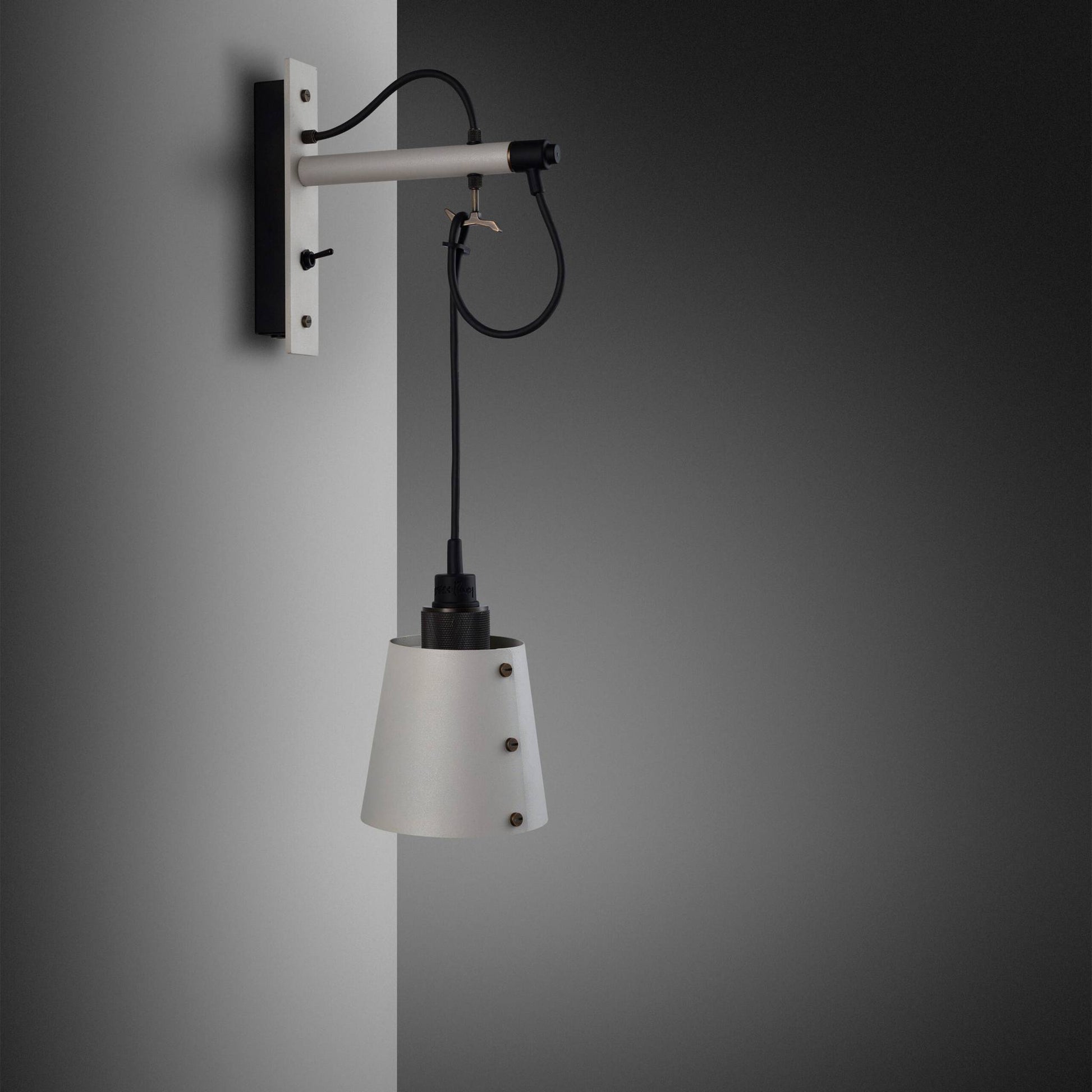 Buster + Punch Hooked Wall Stone | Wandlamp | Smoked Bronze