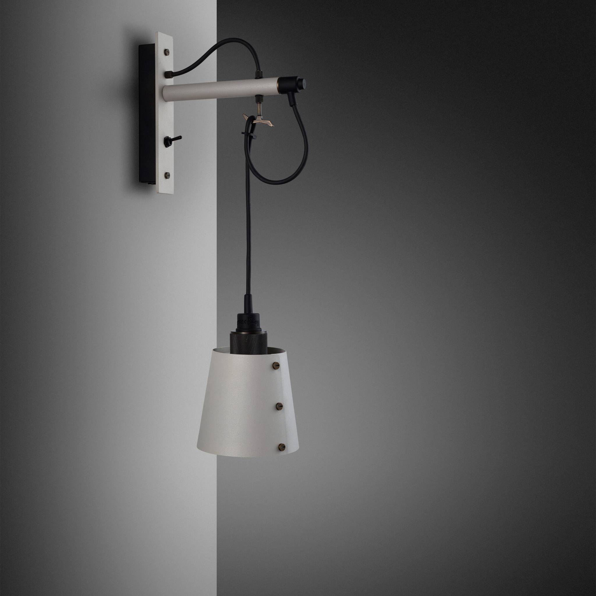 Buster + Punch Hooked Wall Stone | Wandlamp | Smoked Bronze