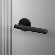 buster + punch linear | deurkruk op rozet | welders black