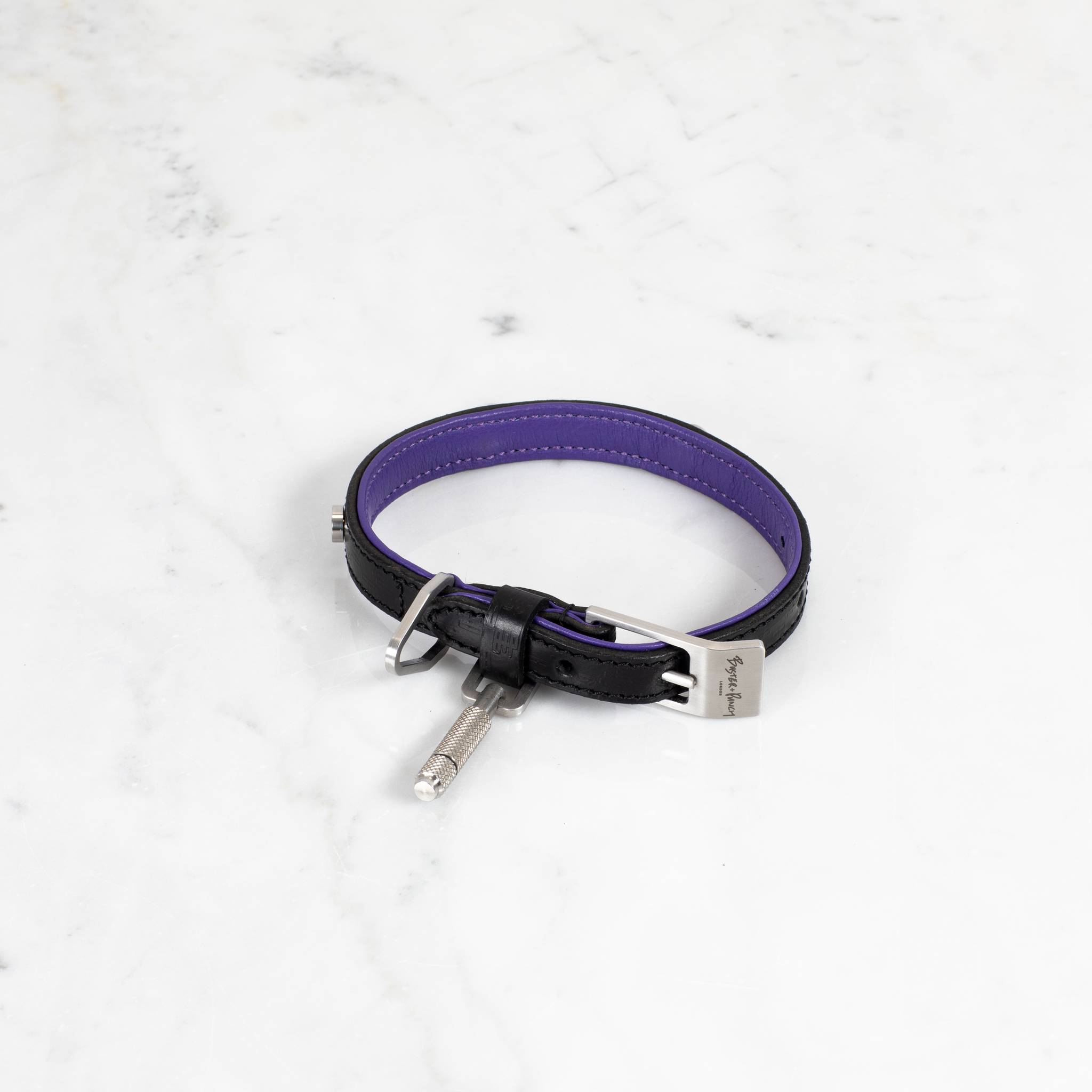 Buster + Punch | Hondenhalsband Cross Black Purple | Zilver