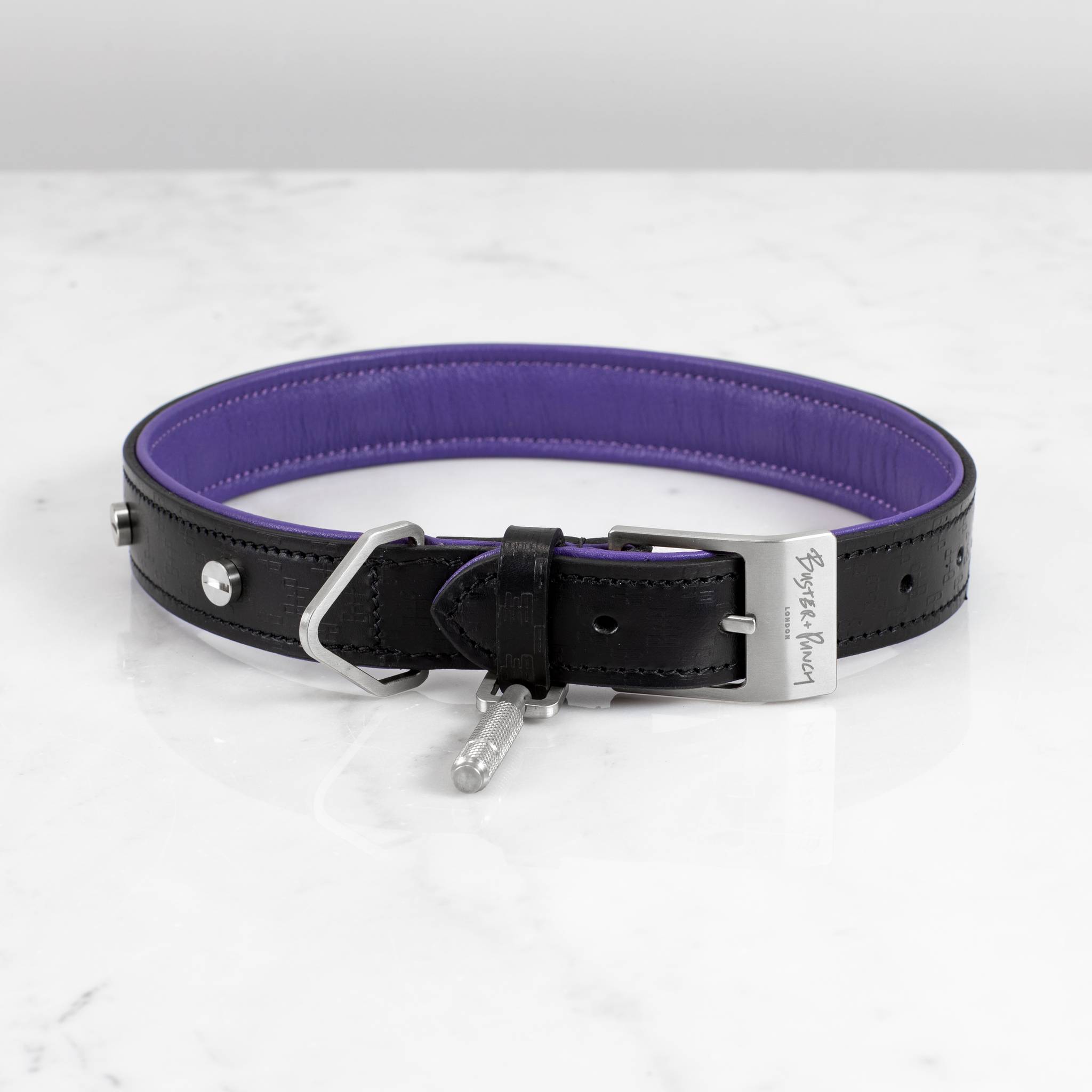 Buster + Punch | Hondenhalsband Cross Black Purple | Zilver