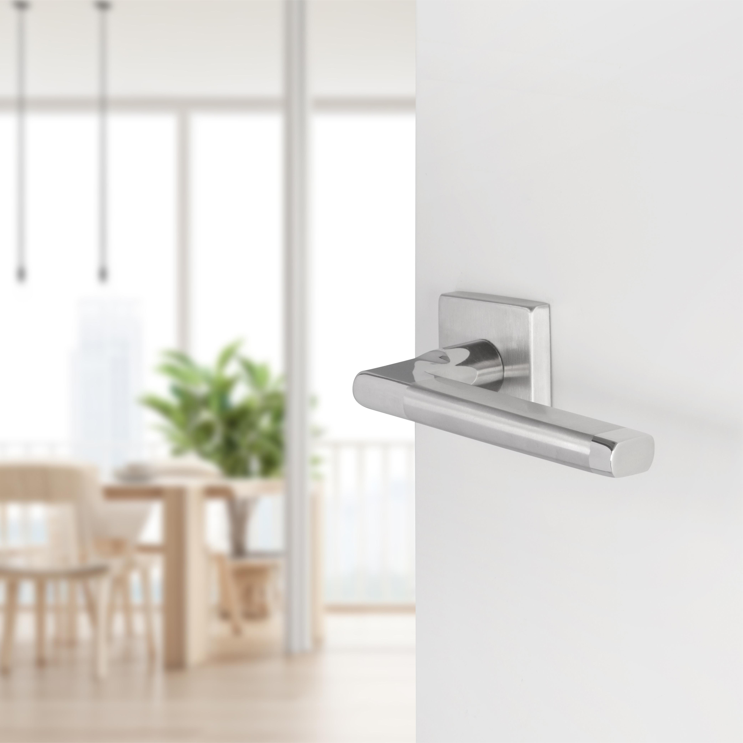 Differnz | Den haag deurkruk | vierkant rozet | chroom